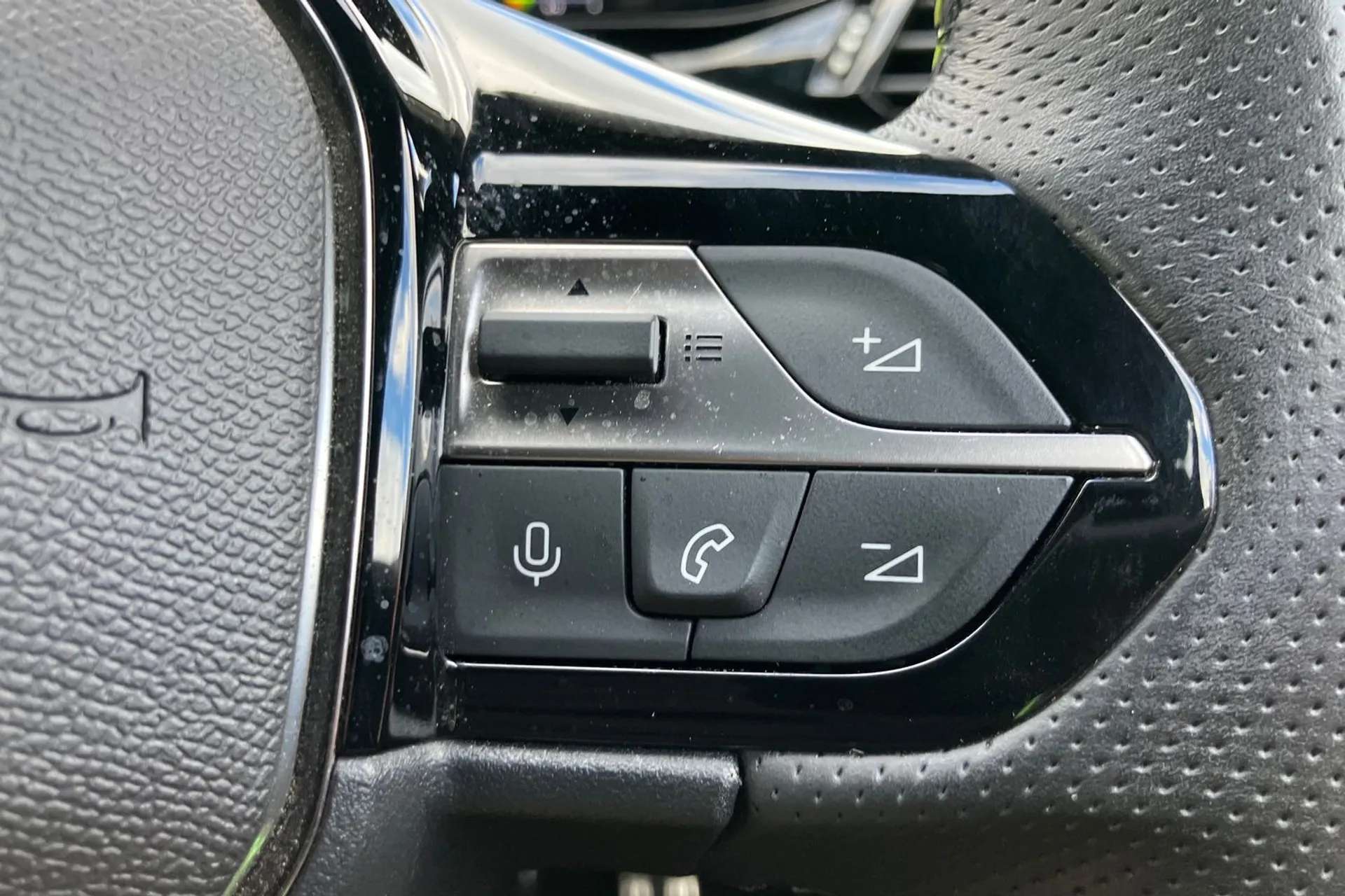 2025 PEUGEOT 308 2025 PEUGEOT 308