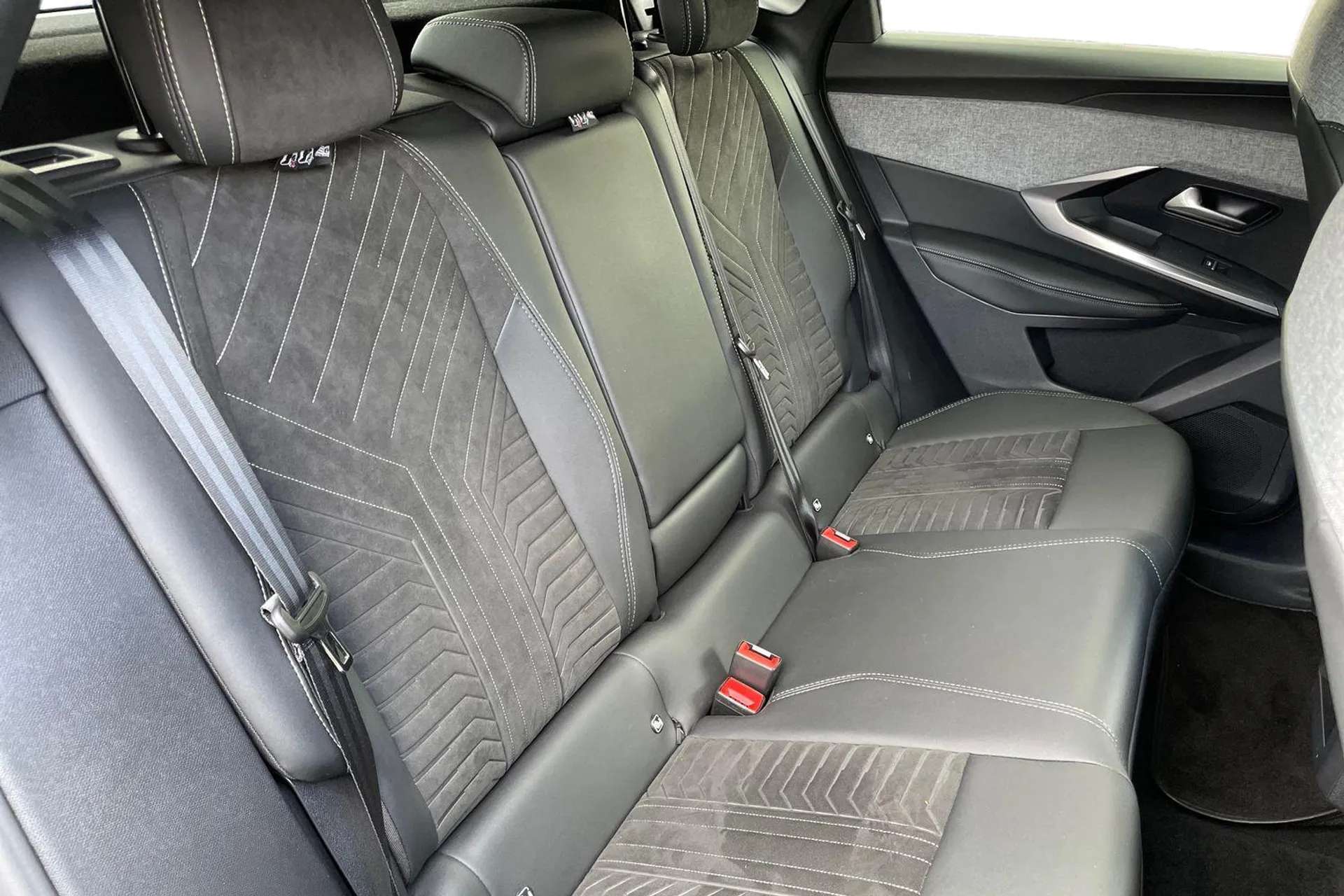2024 PEUGEOT 3008 2024 PEUGEOT 3008