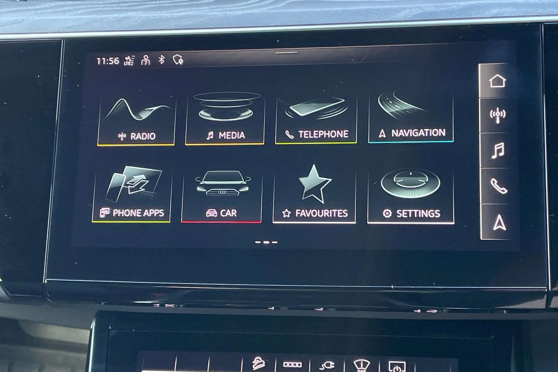 2022 AUDI E-TRON 2022 AUDI E-TRON