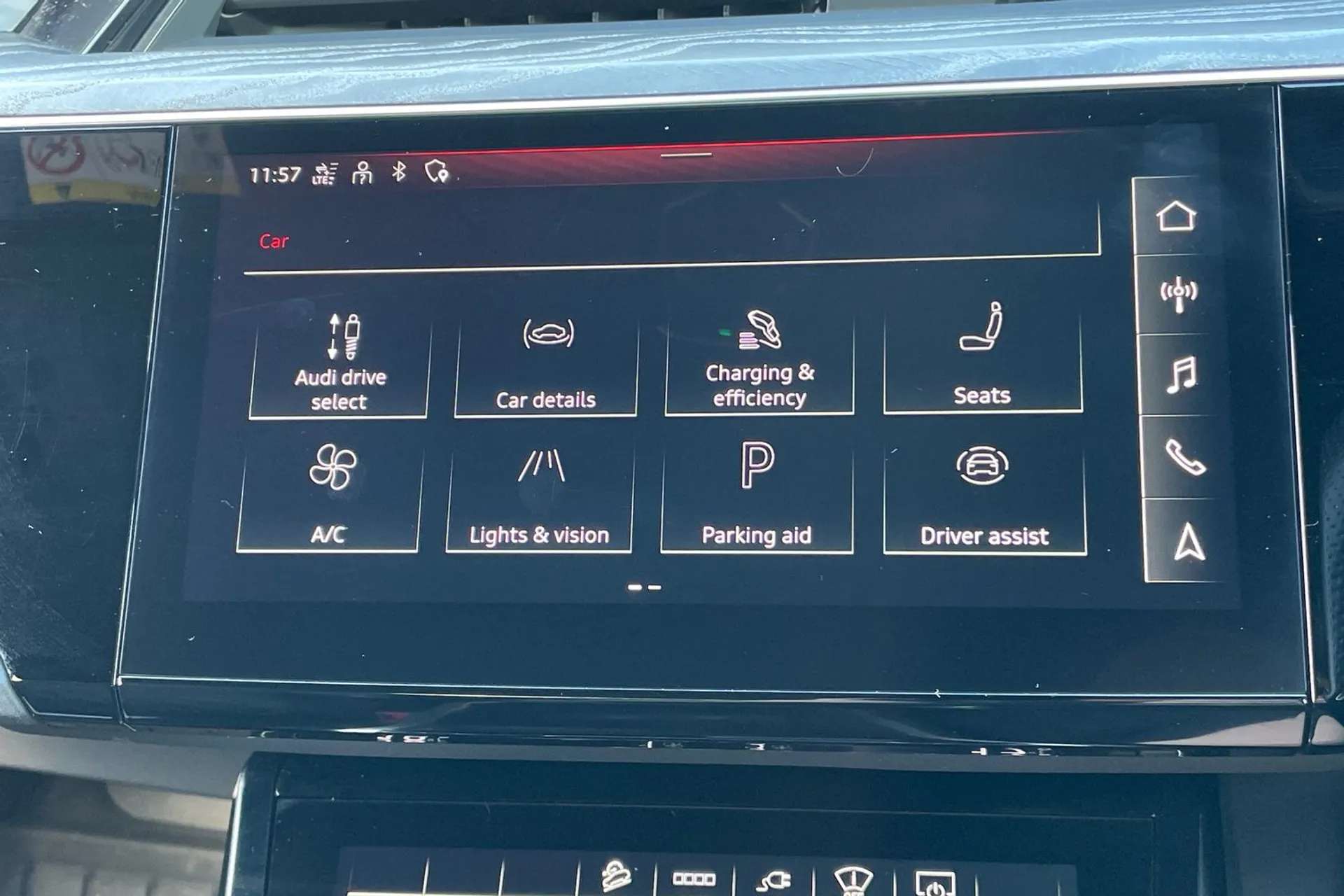 2022 AUDI E-TRON 2022 AUDI E-TRON