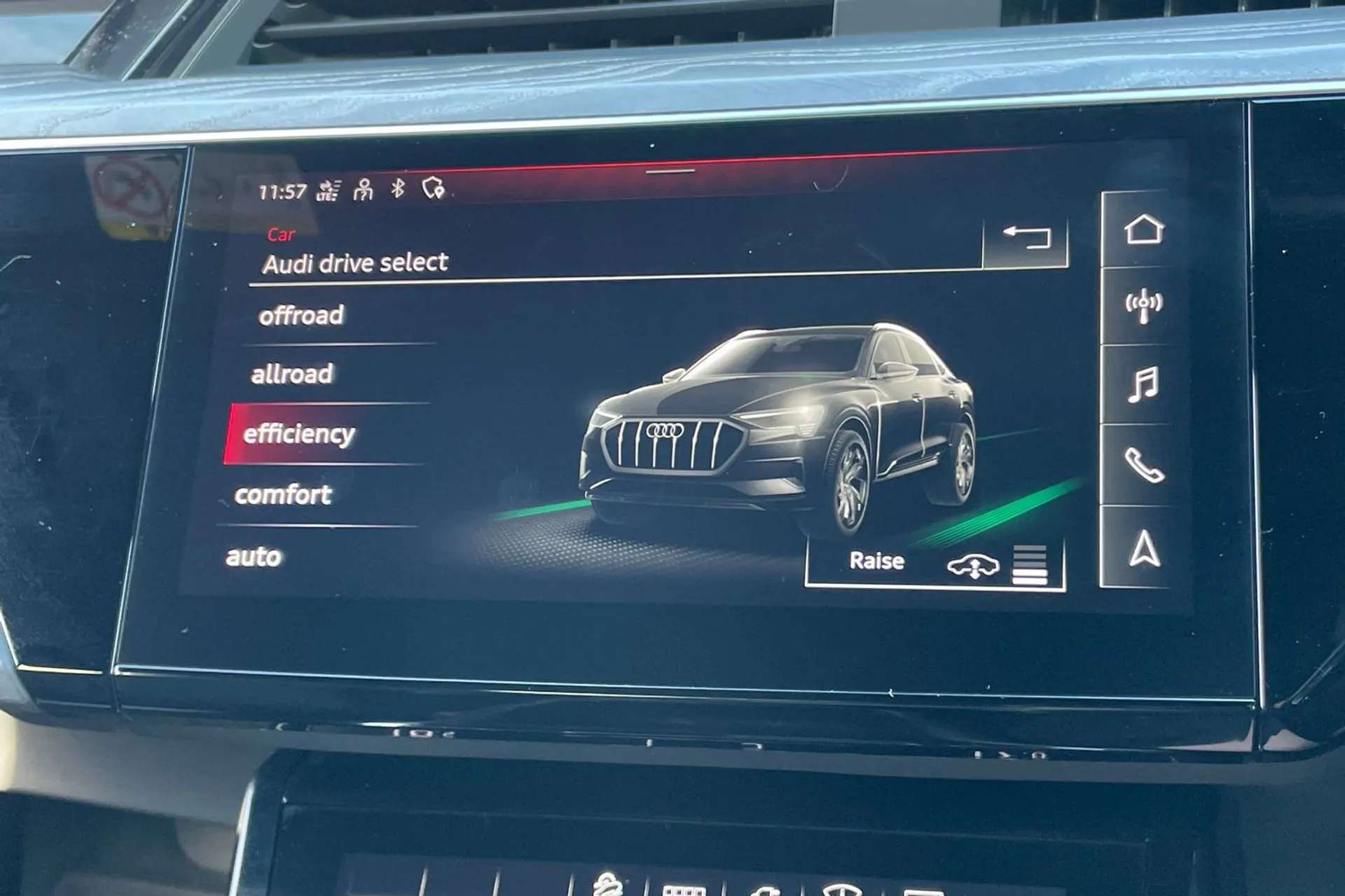2022 AUDI E-TRON 2022 AUDI E-TRON