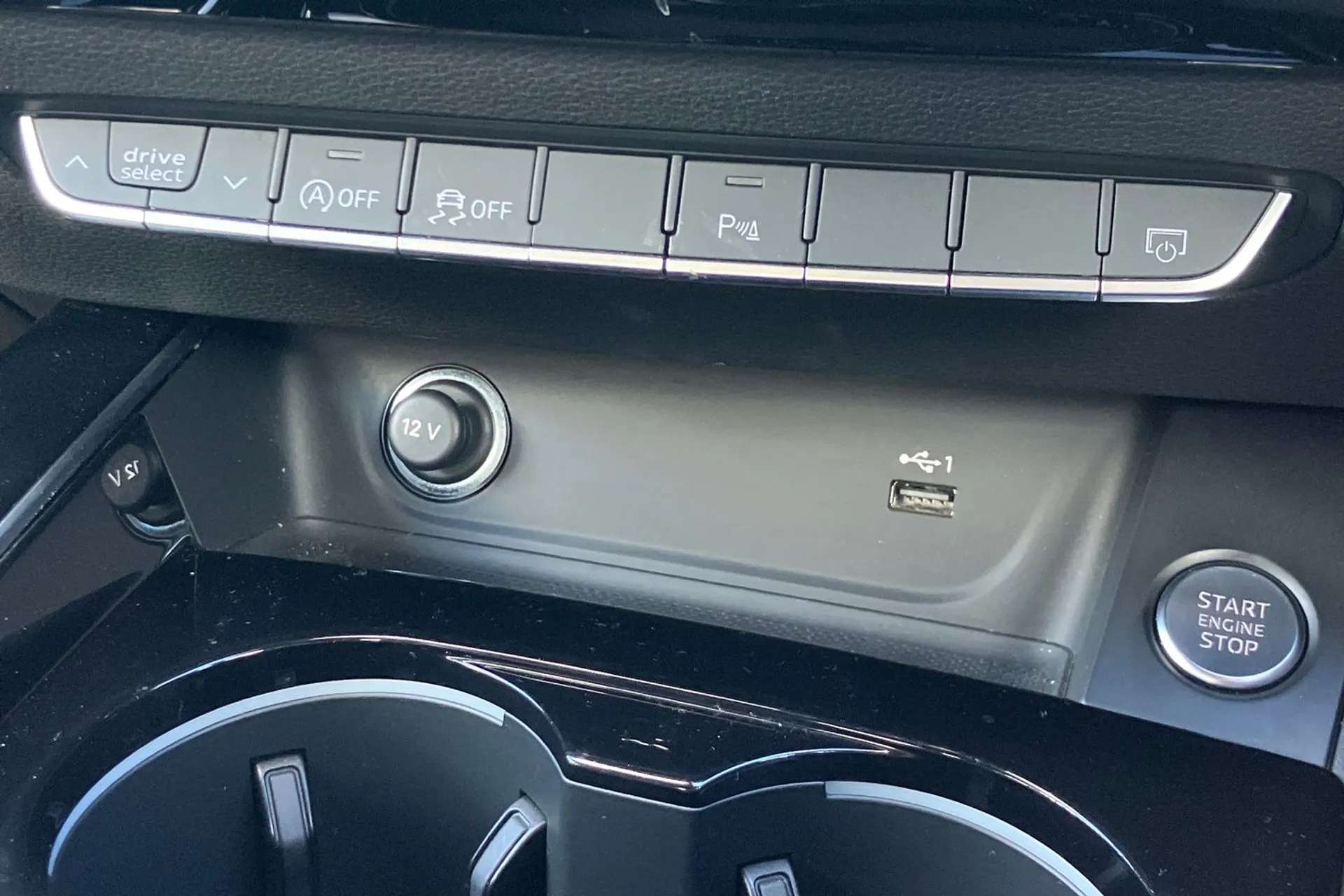 2023 AUDI A4 2023 AUDI A4