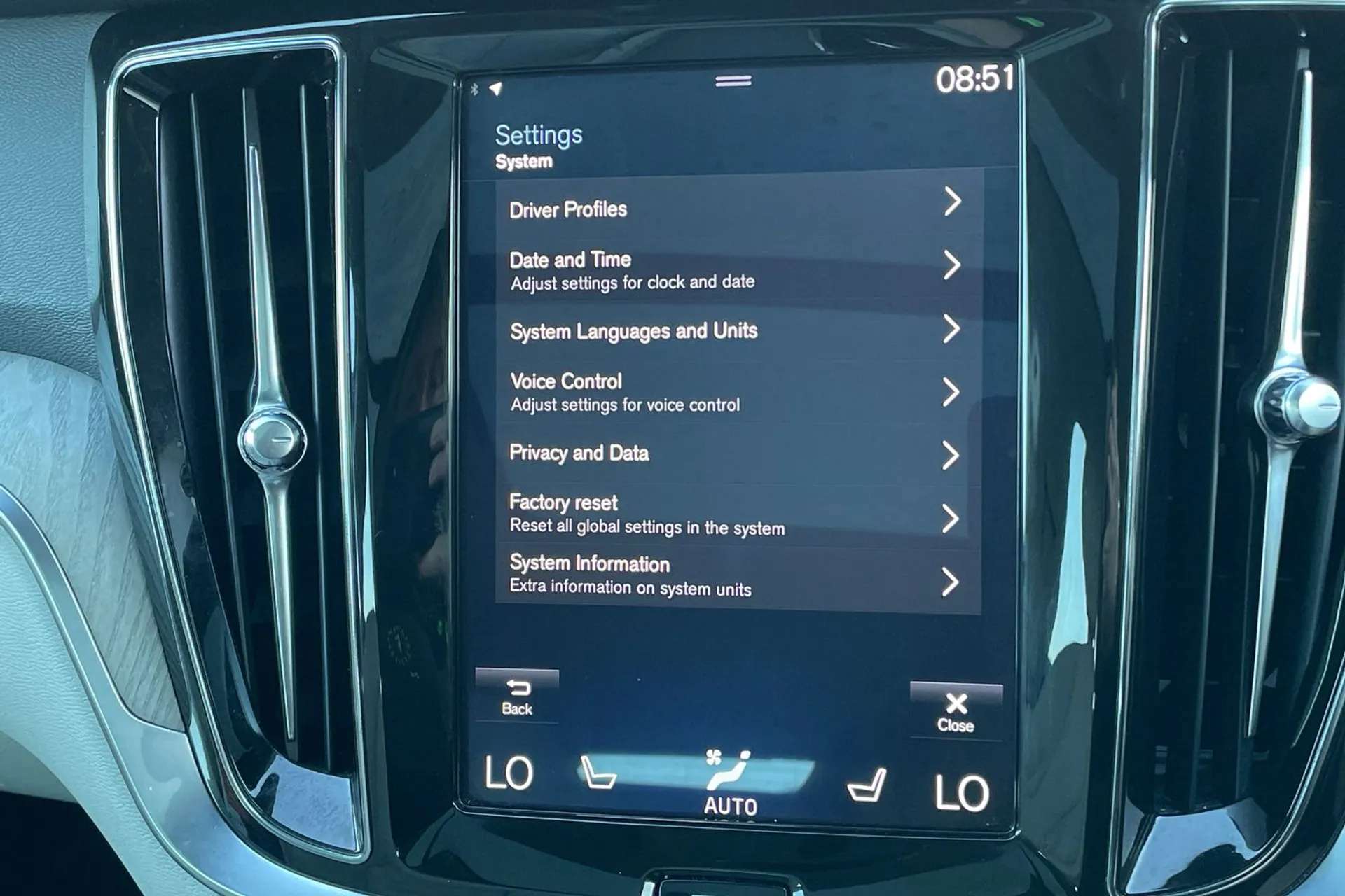 2019 VOLVO V60 2019 VOLVO V60