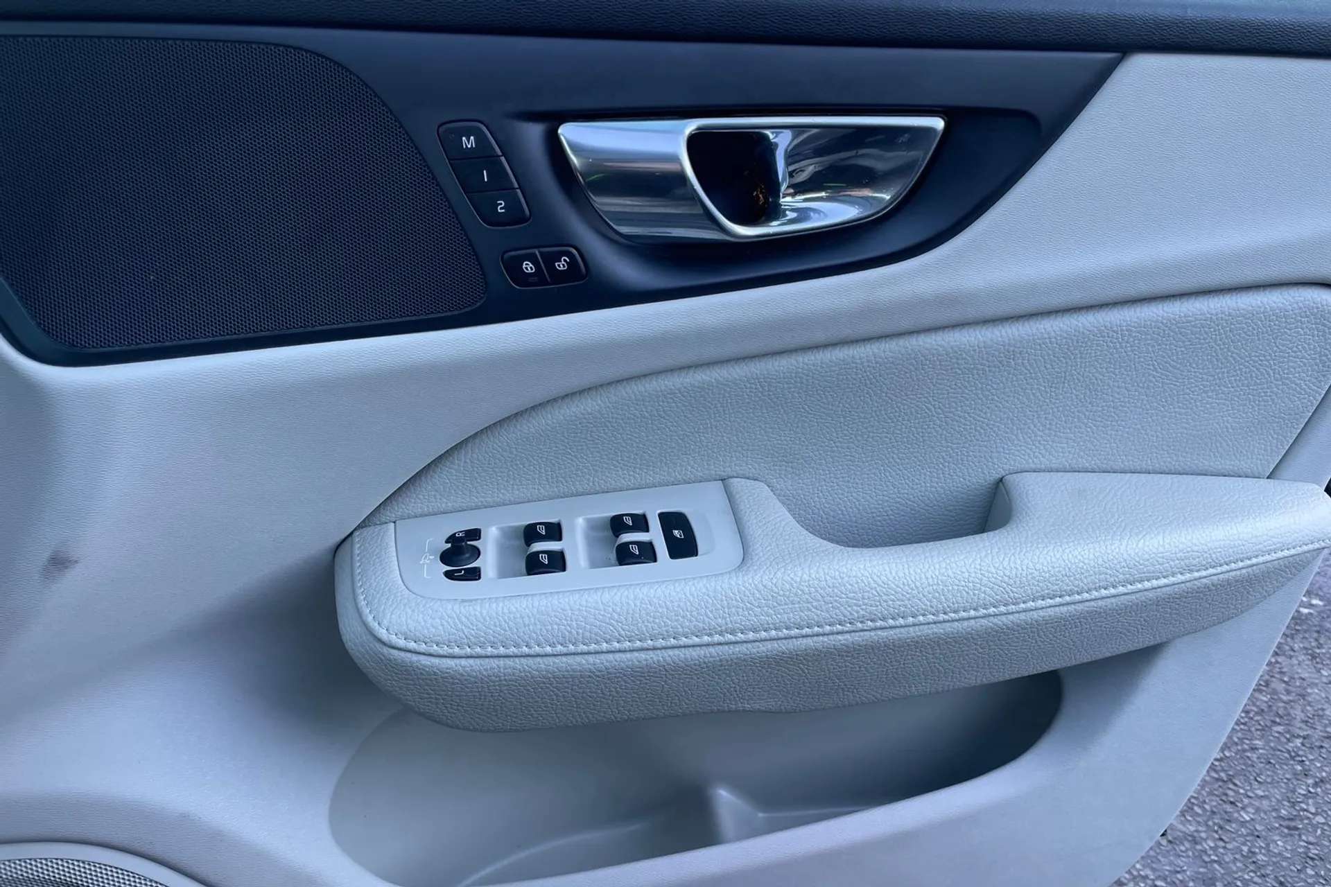 2019 VOLVO V60 2019 VOLVO V60