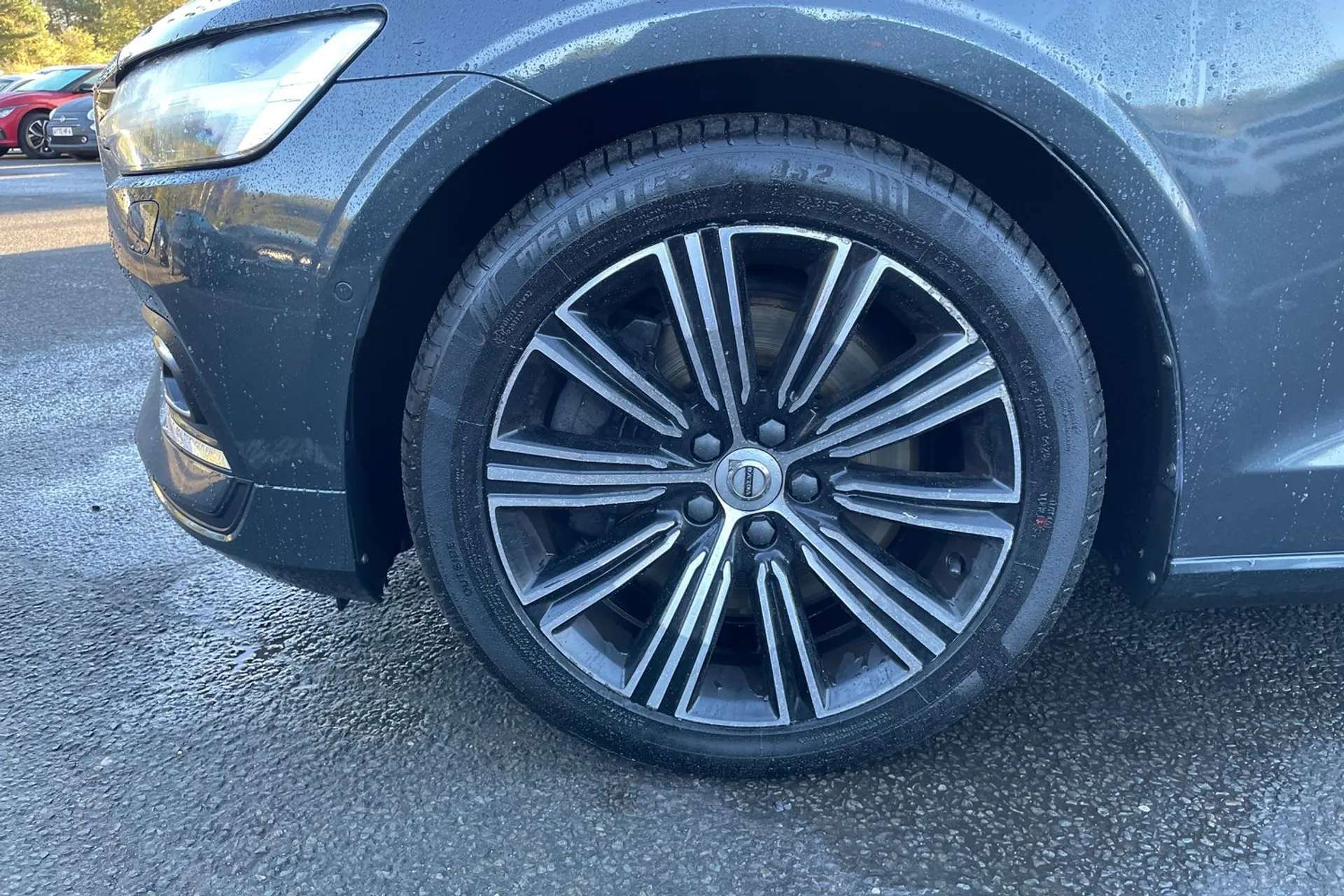 2019 VOLVO V60 2019 VOLVO V60