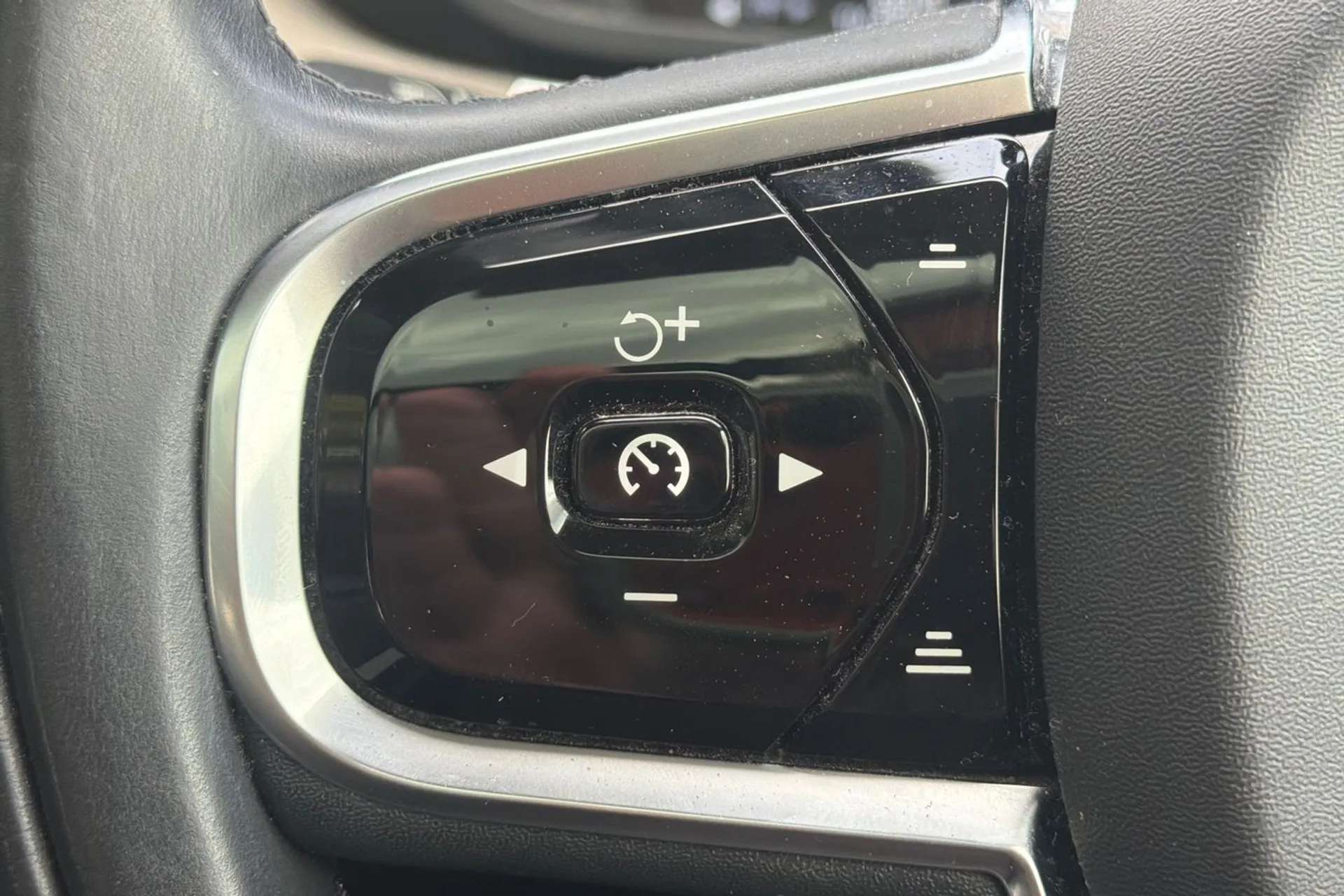 2021 VOLVO XC60 2021 VOLVO XC60