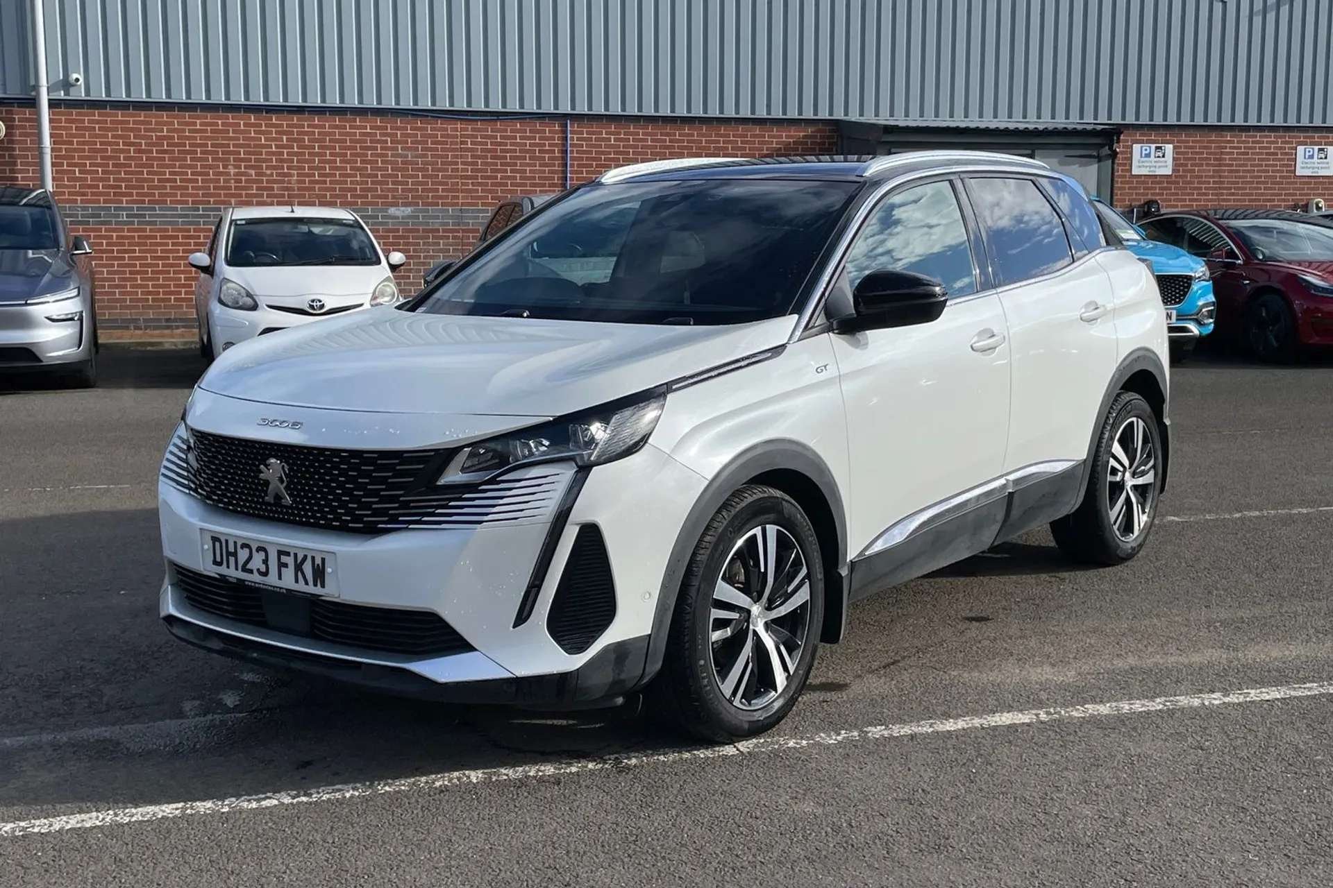 2023 PEUGEOT 3008 2023 PEUGEOT 3008