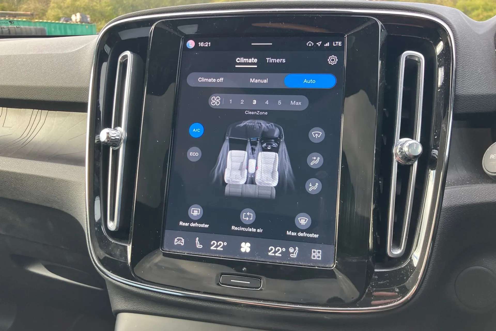 2022 VOLVO C40 2022 VOLVO C40