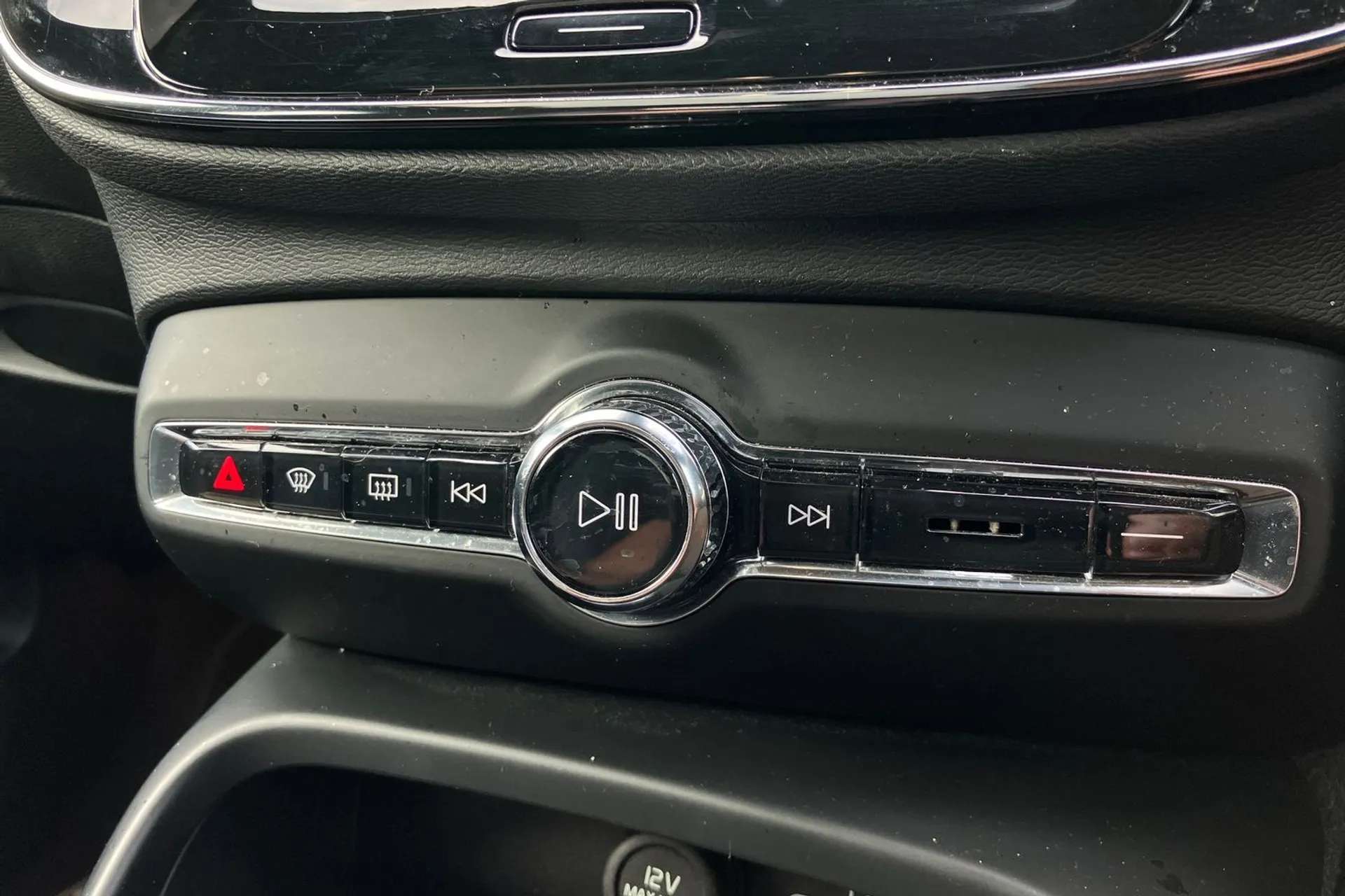 2022 VOLVO C40 2022 VOLVO C40