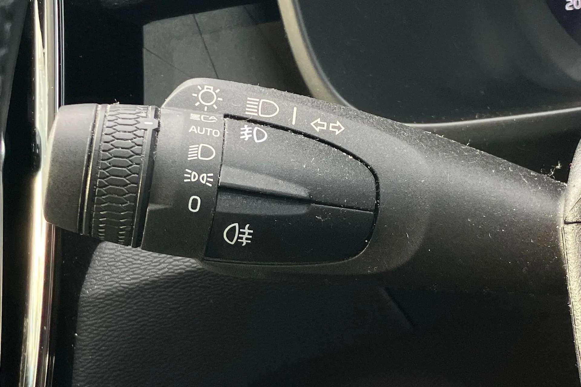 2022 VOLVO C40 2022 VOLVO C40