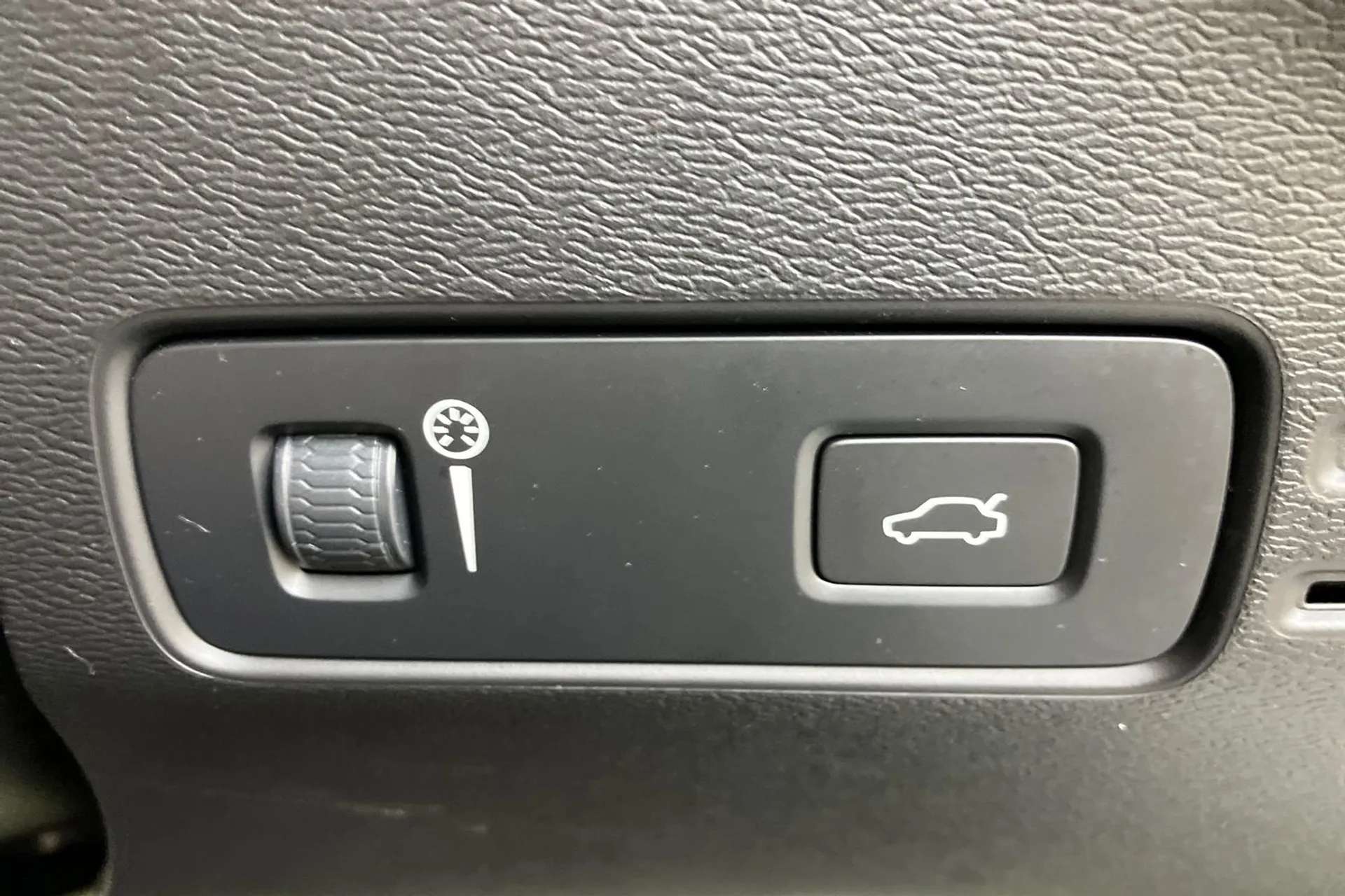 2022 VOLVO C40 2022 VOLVO C40