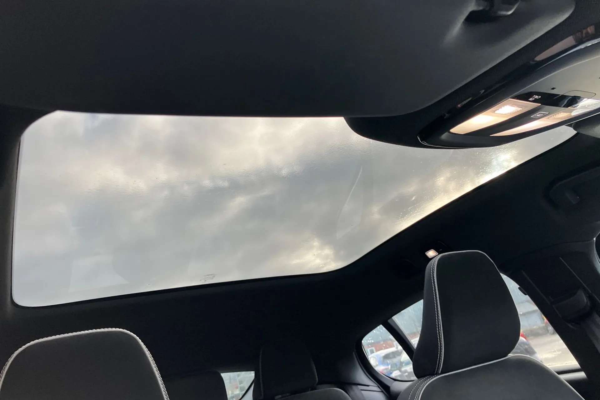 2022 VOLVO C40 2022 VOLVO C40