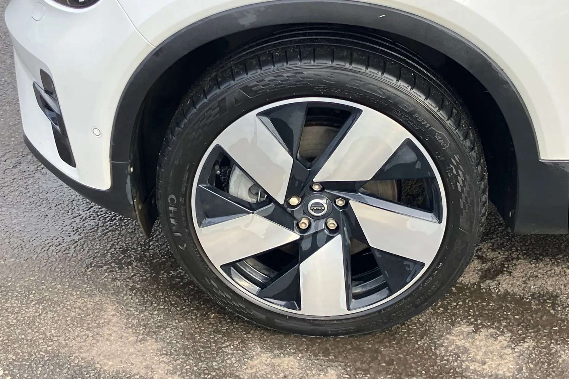 2022 VOLVO C40 2022 VOLVO C40