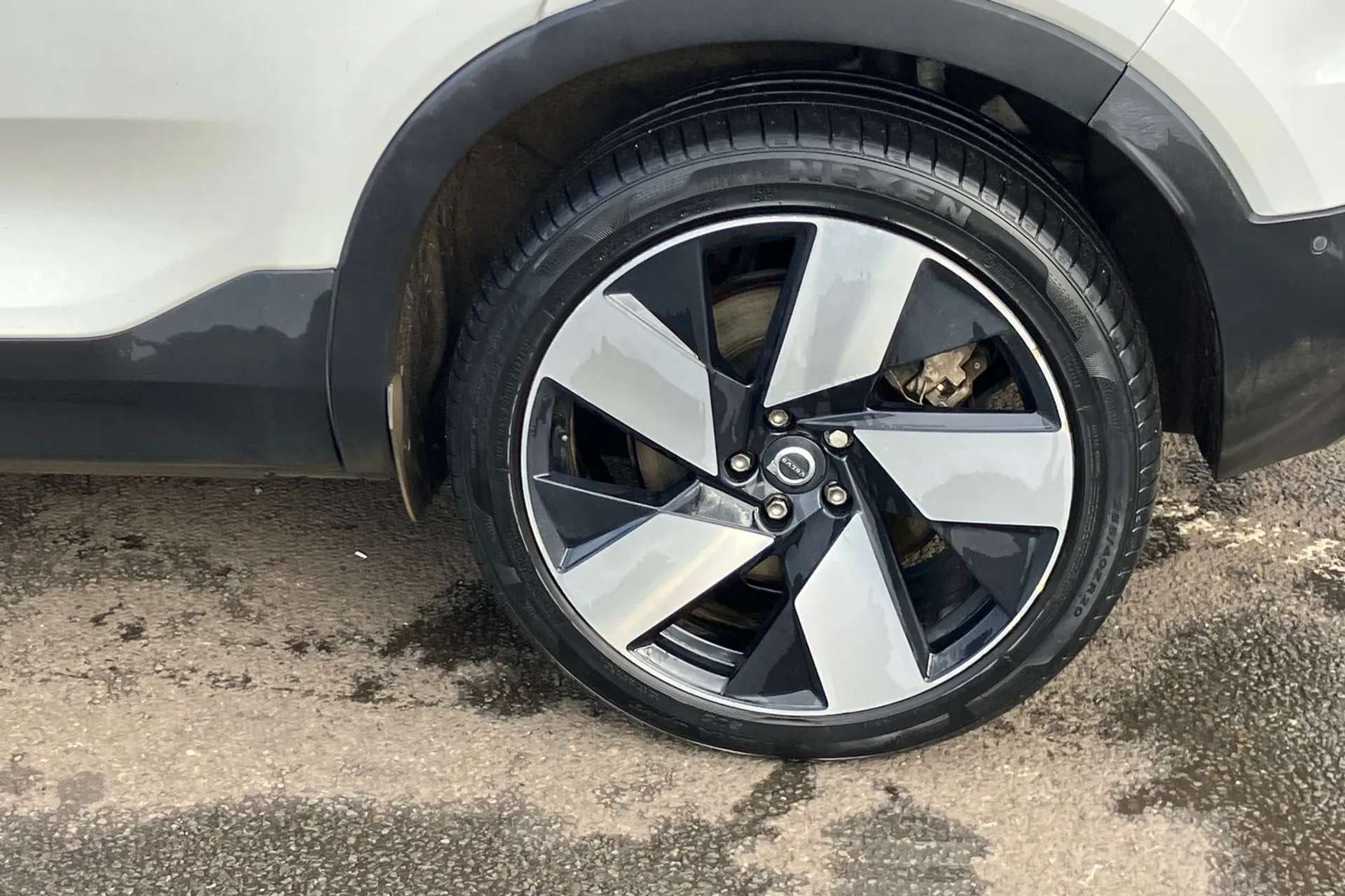 2022 VOLVO C40 2022 VOLVO C40