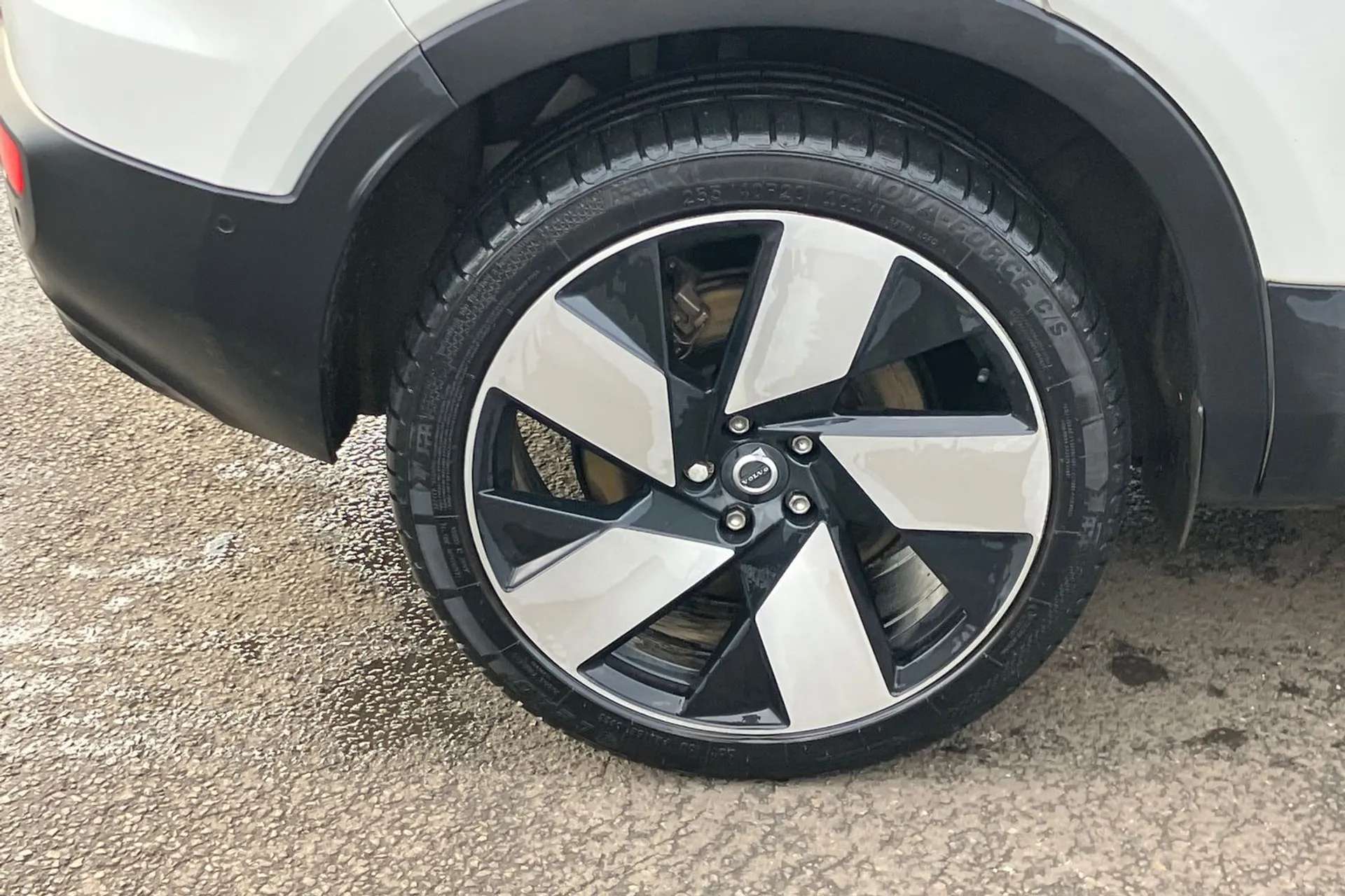 2022 VOLVO C40 2022 VOLVO C40