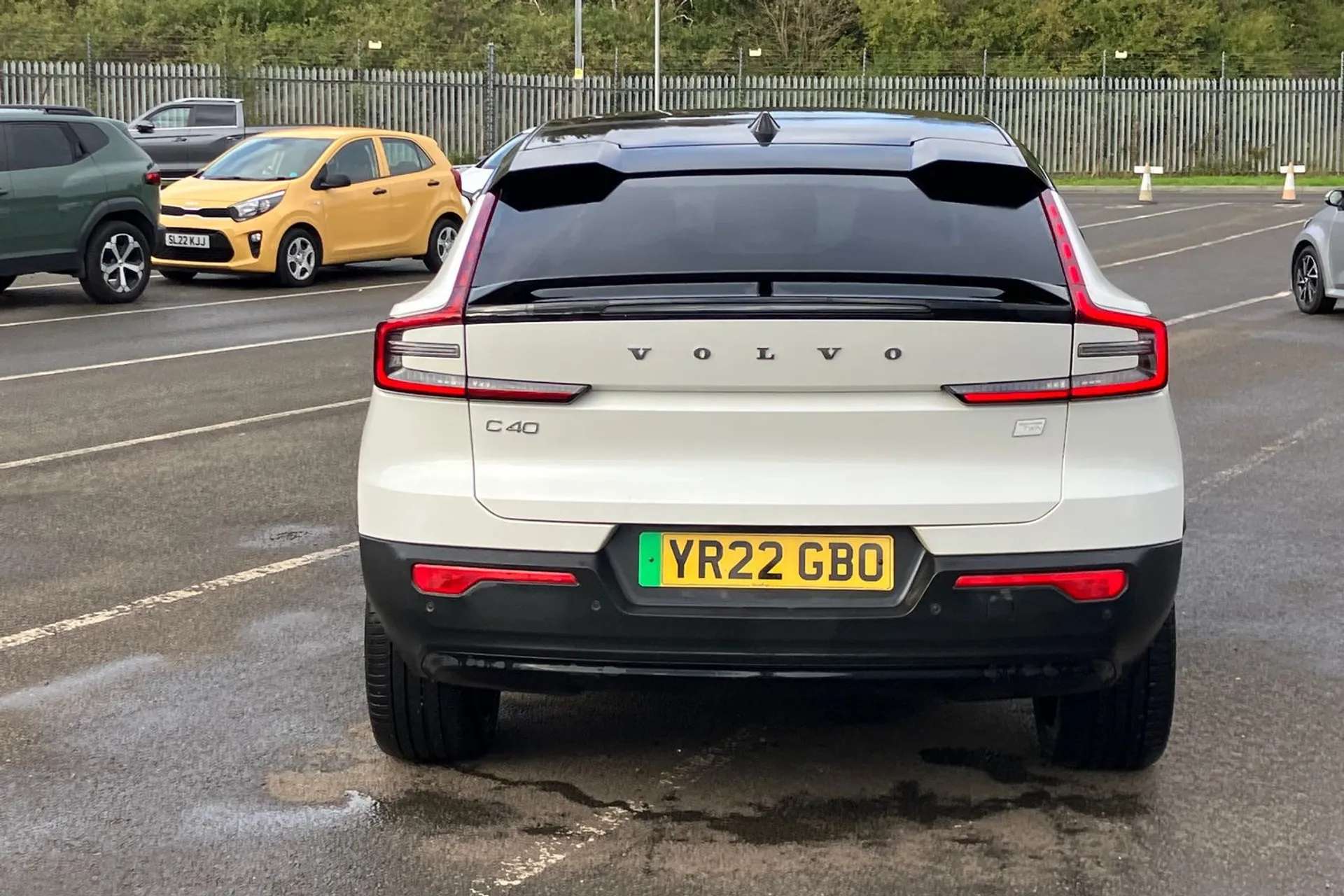 2022 VOLVO C40 2022 VOLVO C40