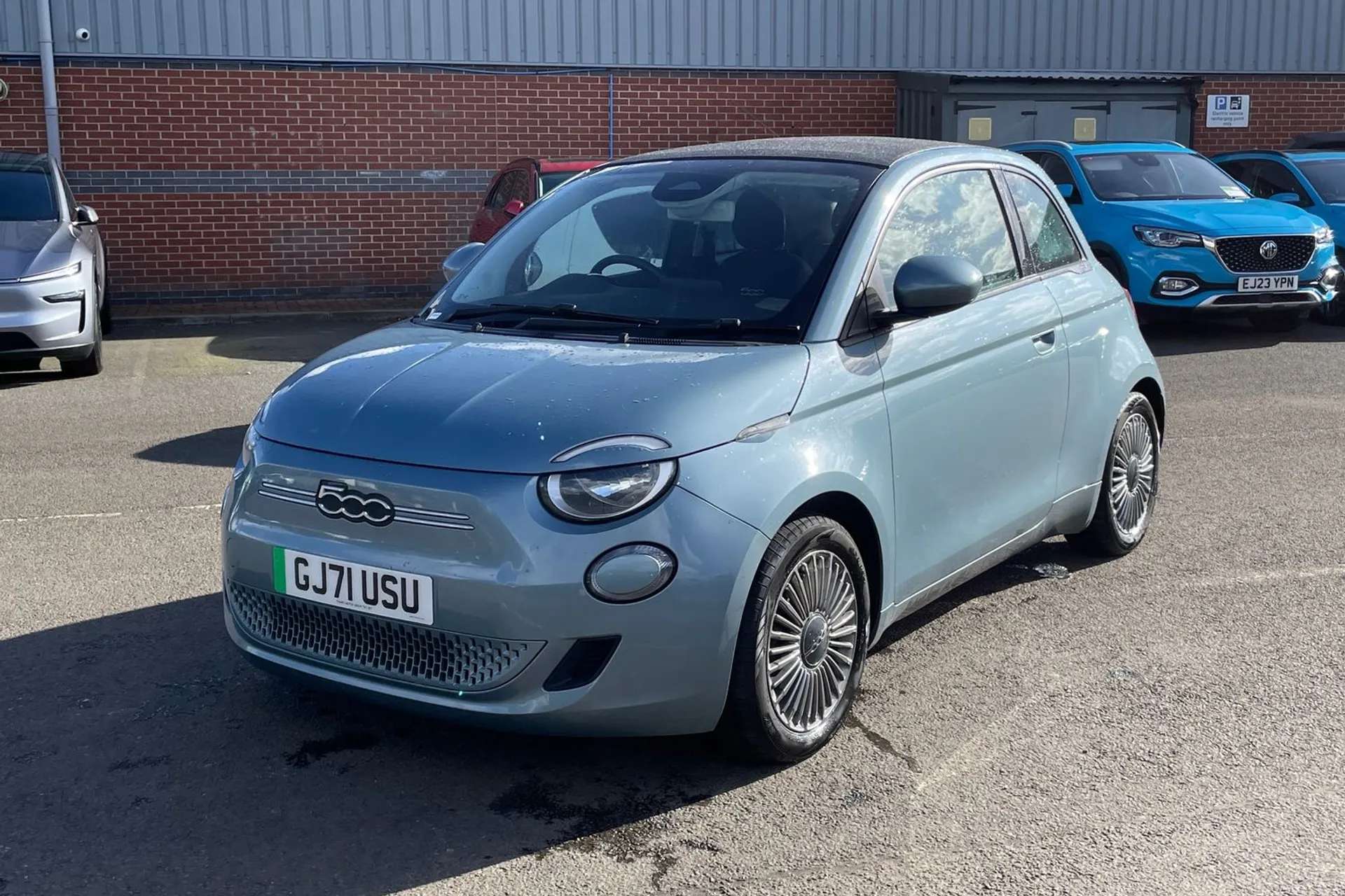 2021 FIAT 500 2021 FIAT 500
