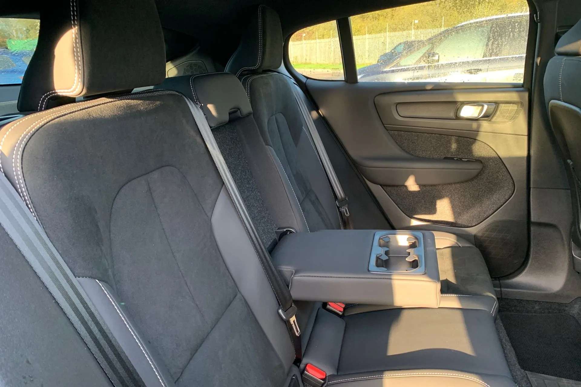 2023 VOLVO C40 2023 VOLVO C40
