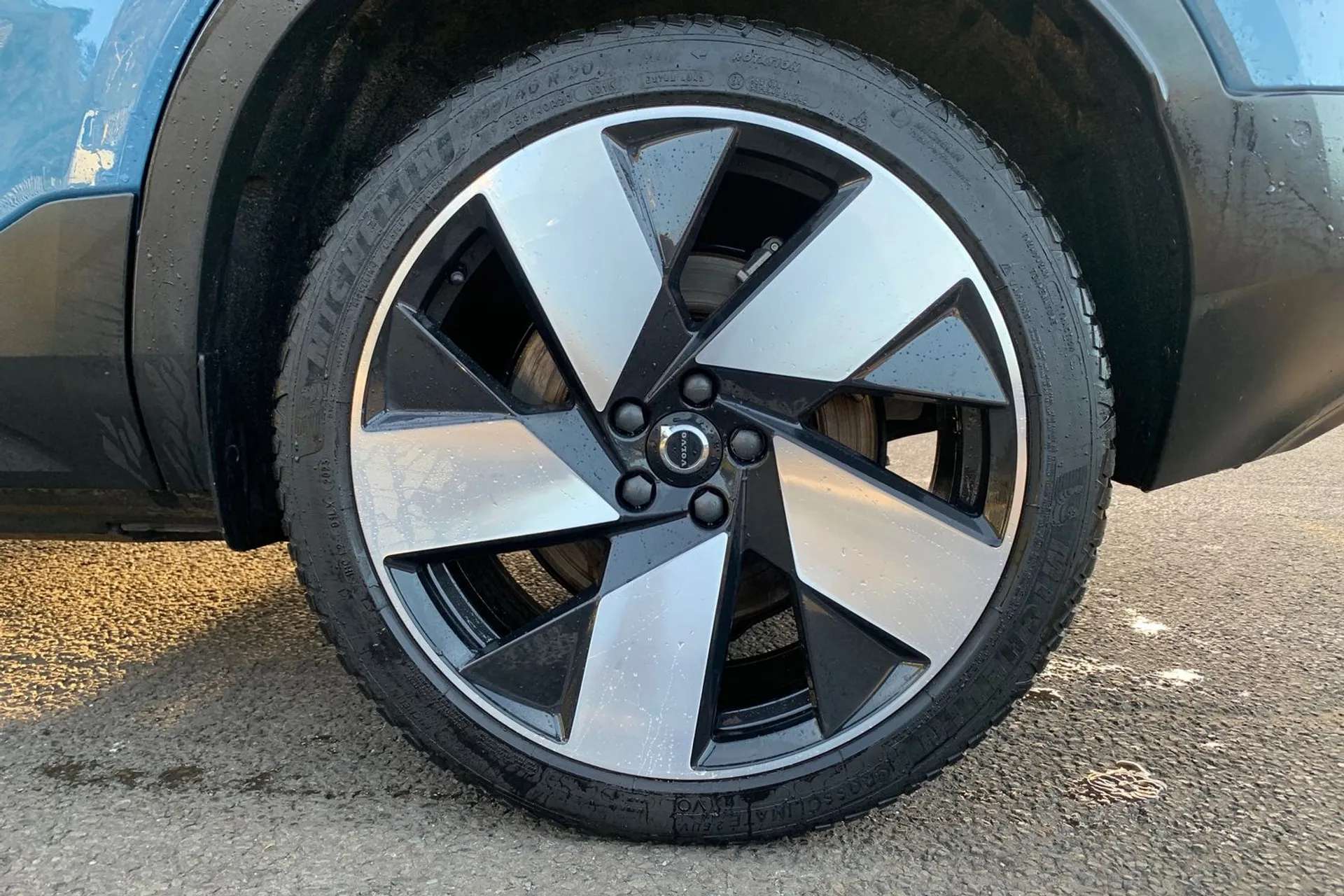 2023 VOLVO C40 2023 VOLVO C40