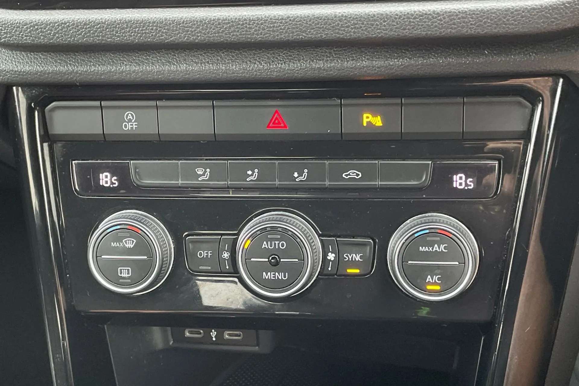 2021 VOLKSWAGEN T-ROC 2021 VOLKSWAGEN T-ROC