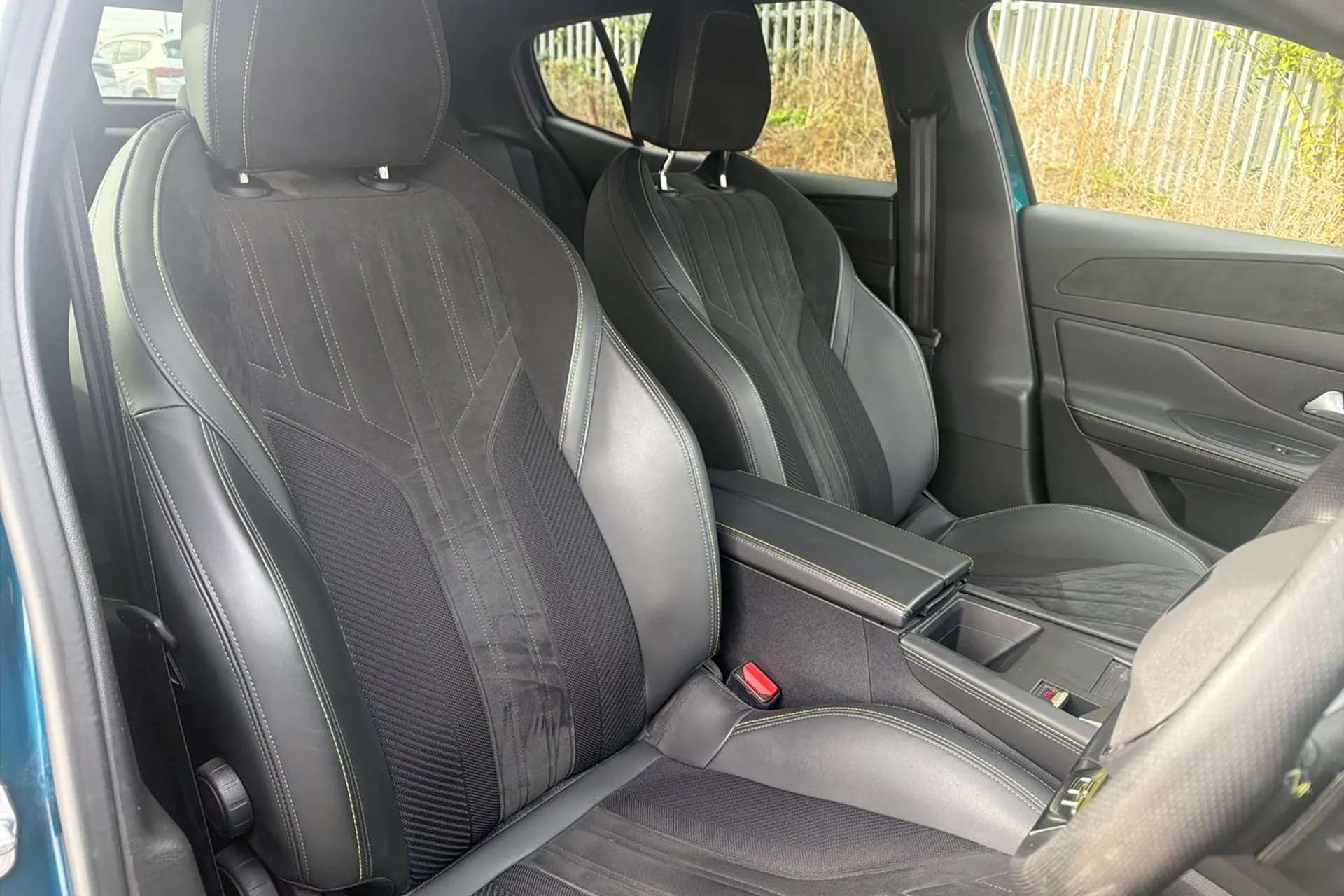 2023 PEUGEOT 408 2023 PEUGEOT 408