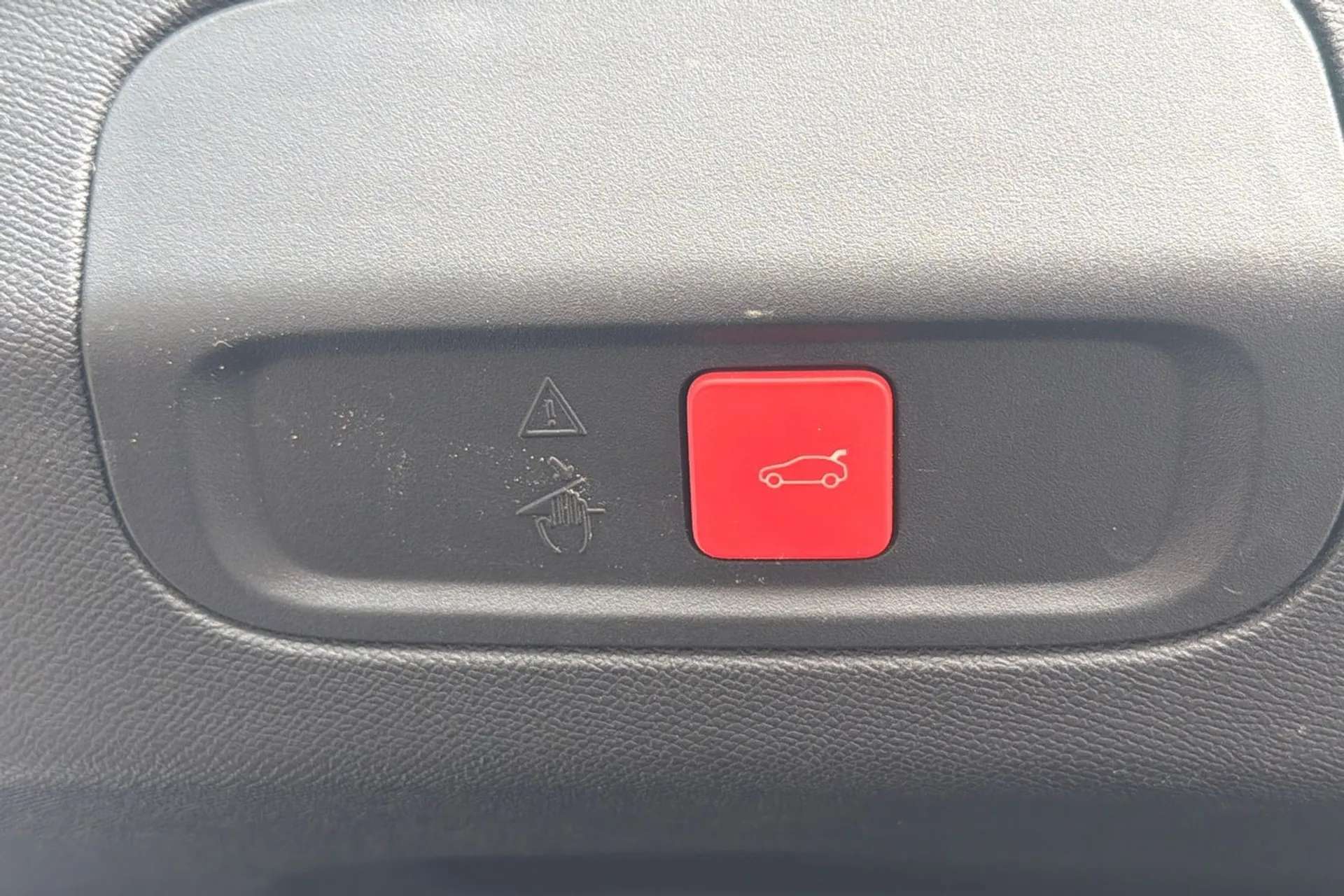 2023 PEUGEOT 408 2023 PEUGEOT 408