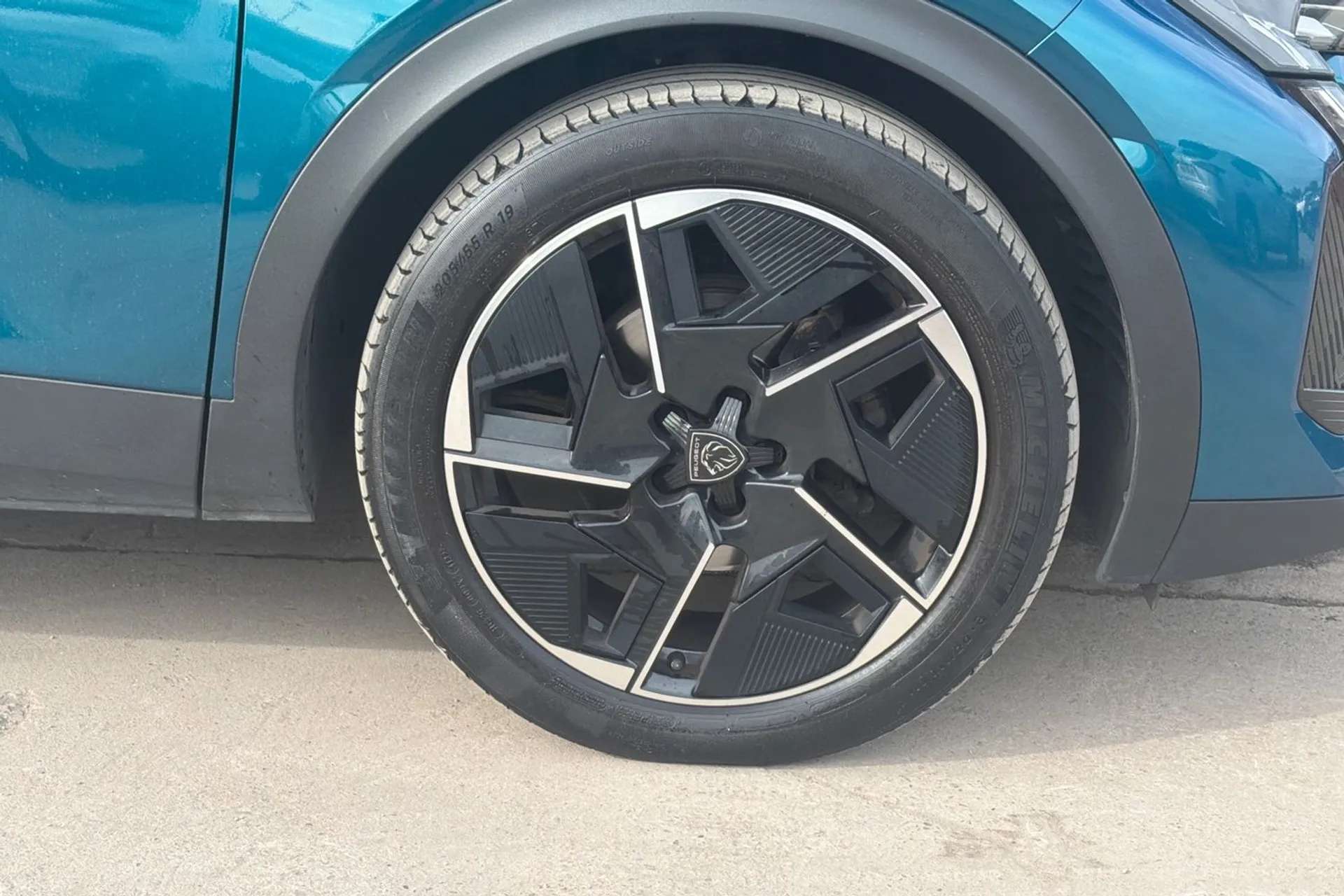 2023 PEUGEOT 408 2023 PEUGEOT 408