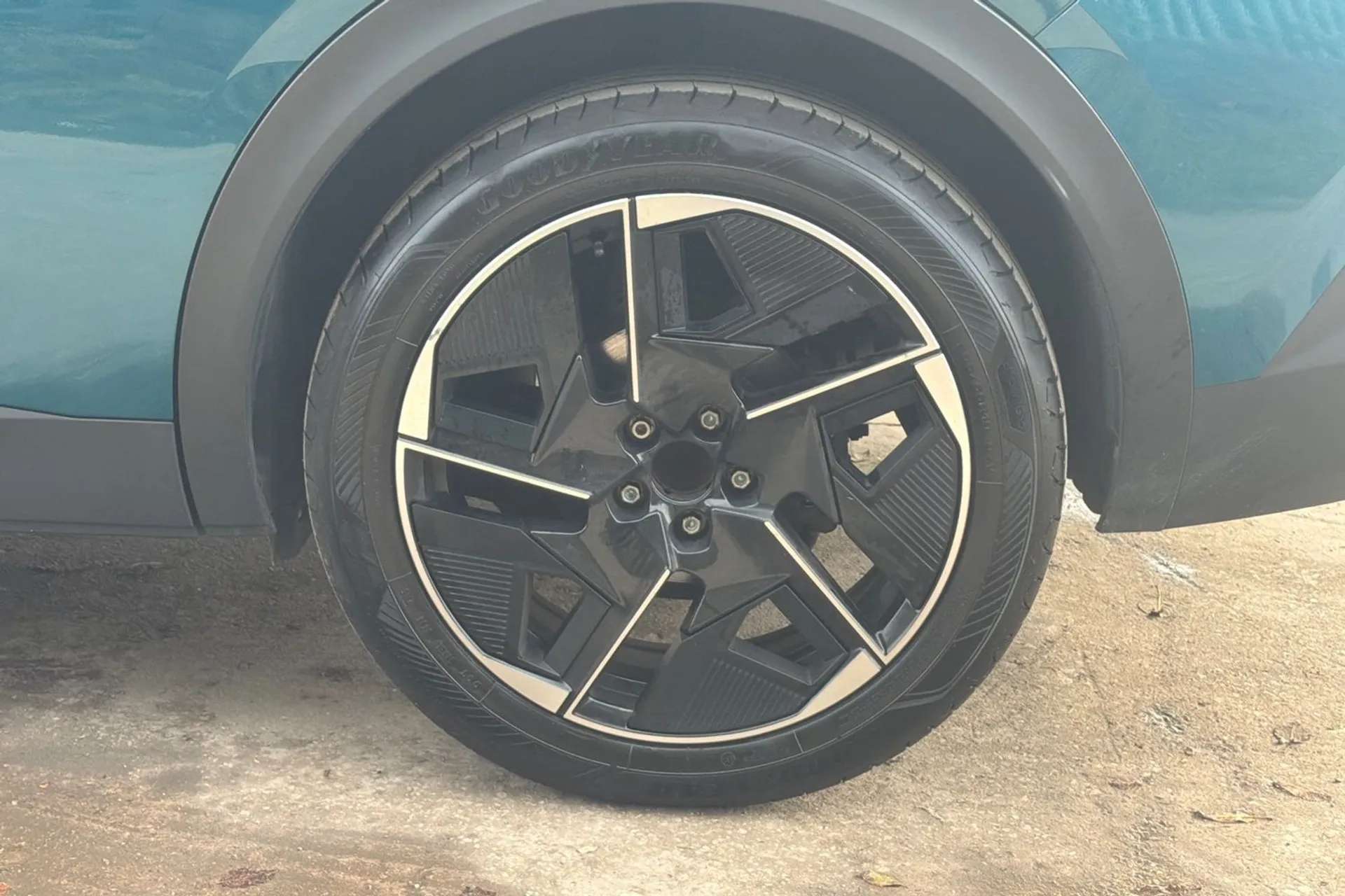 2023 PEUGEOT 408 2023 PEUGEOT 408