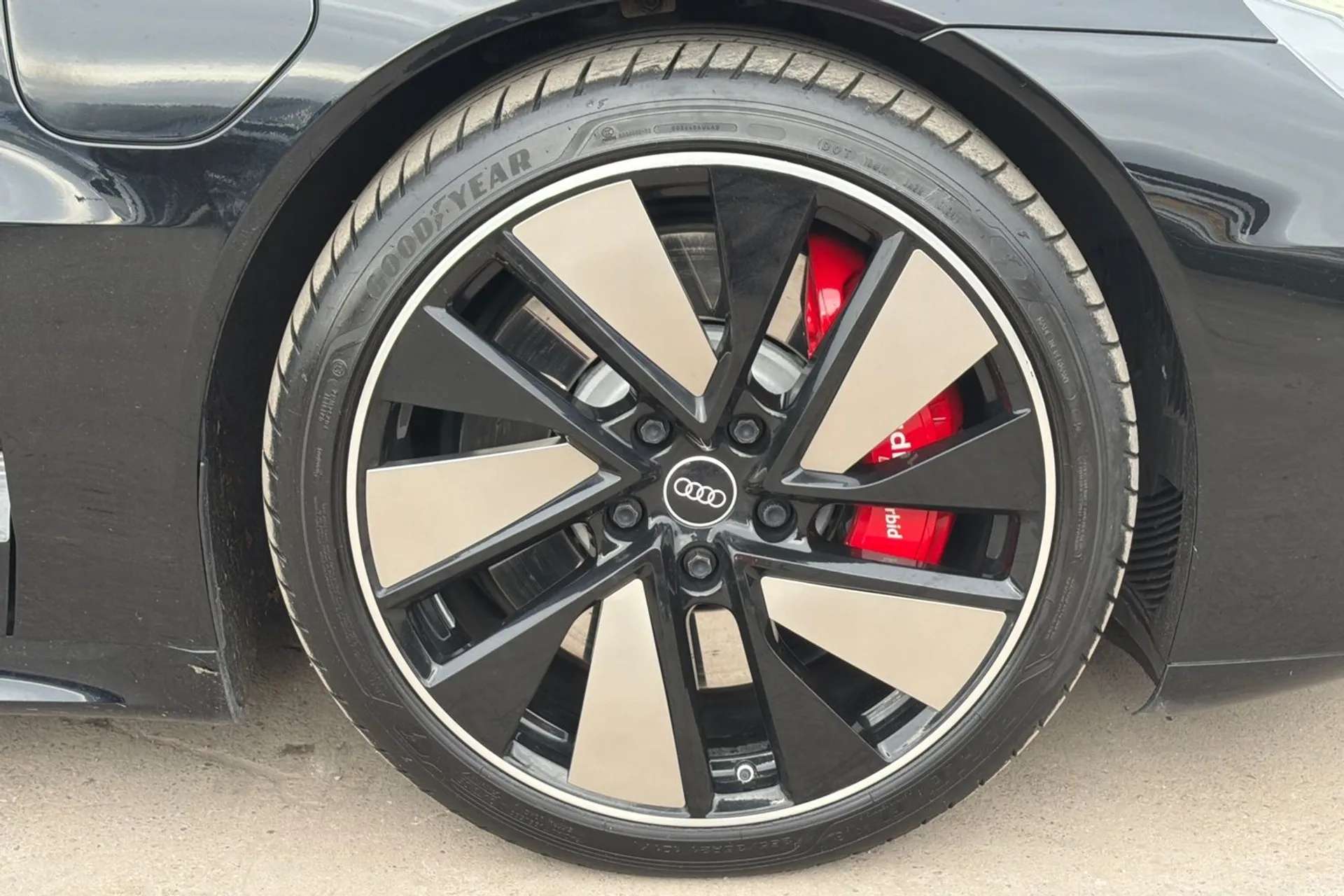 2021 AUDI RS E-TRON GT 2021 AUDI RS E-TRON GT