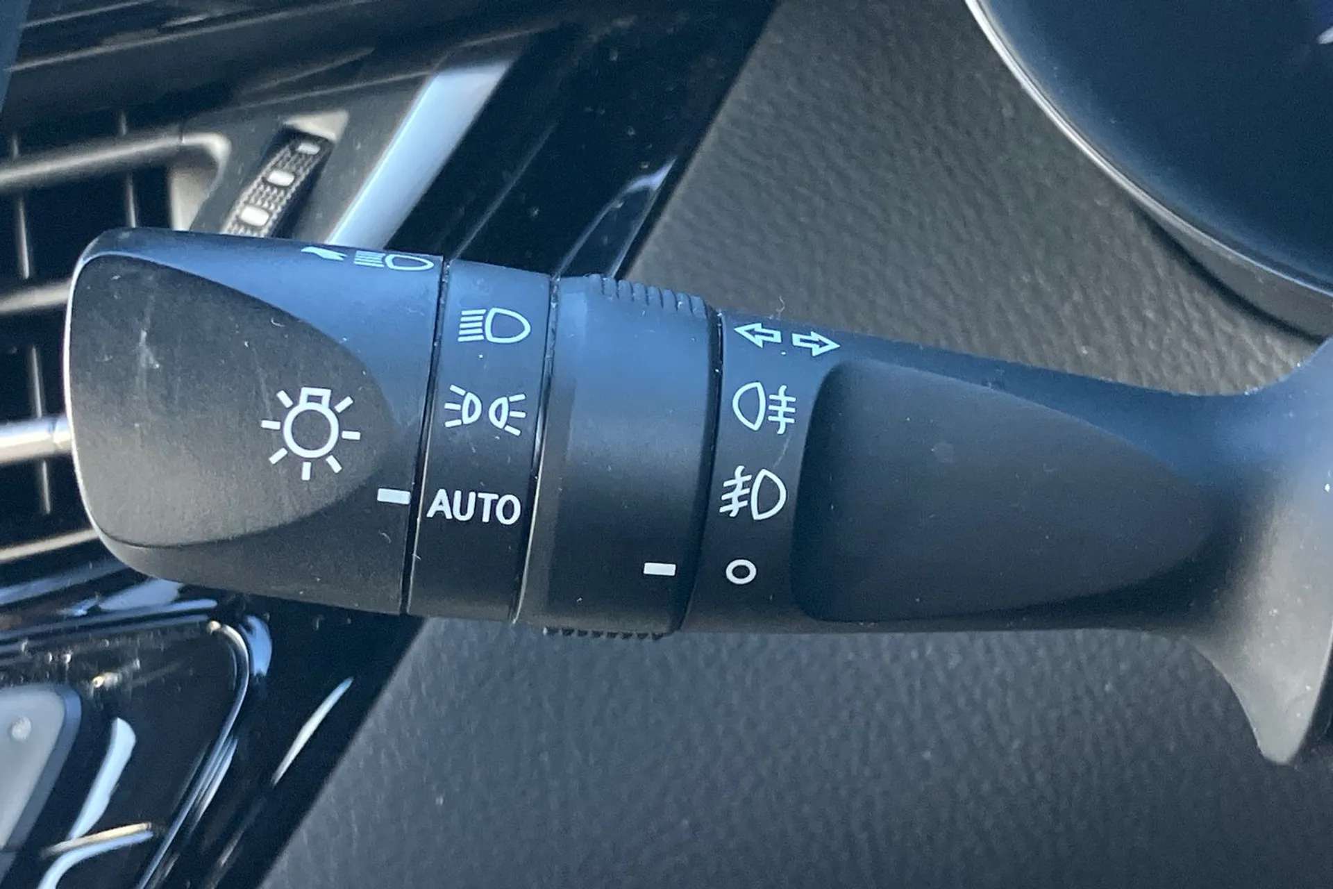 2023 TOYOTA C-HR 2023 TOYOTA C-HR