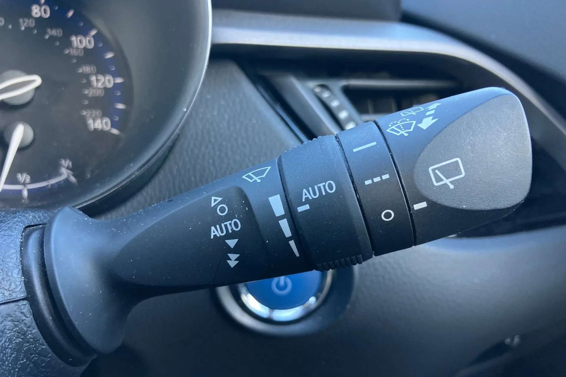 2023 TOYOTA C-HR 2023 TOYOTA C-HR