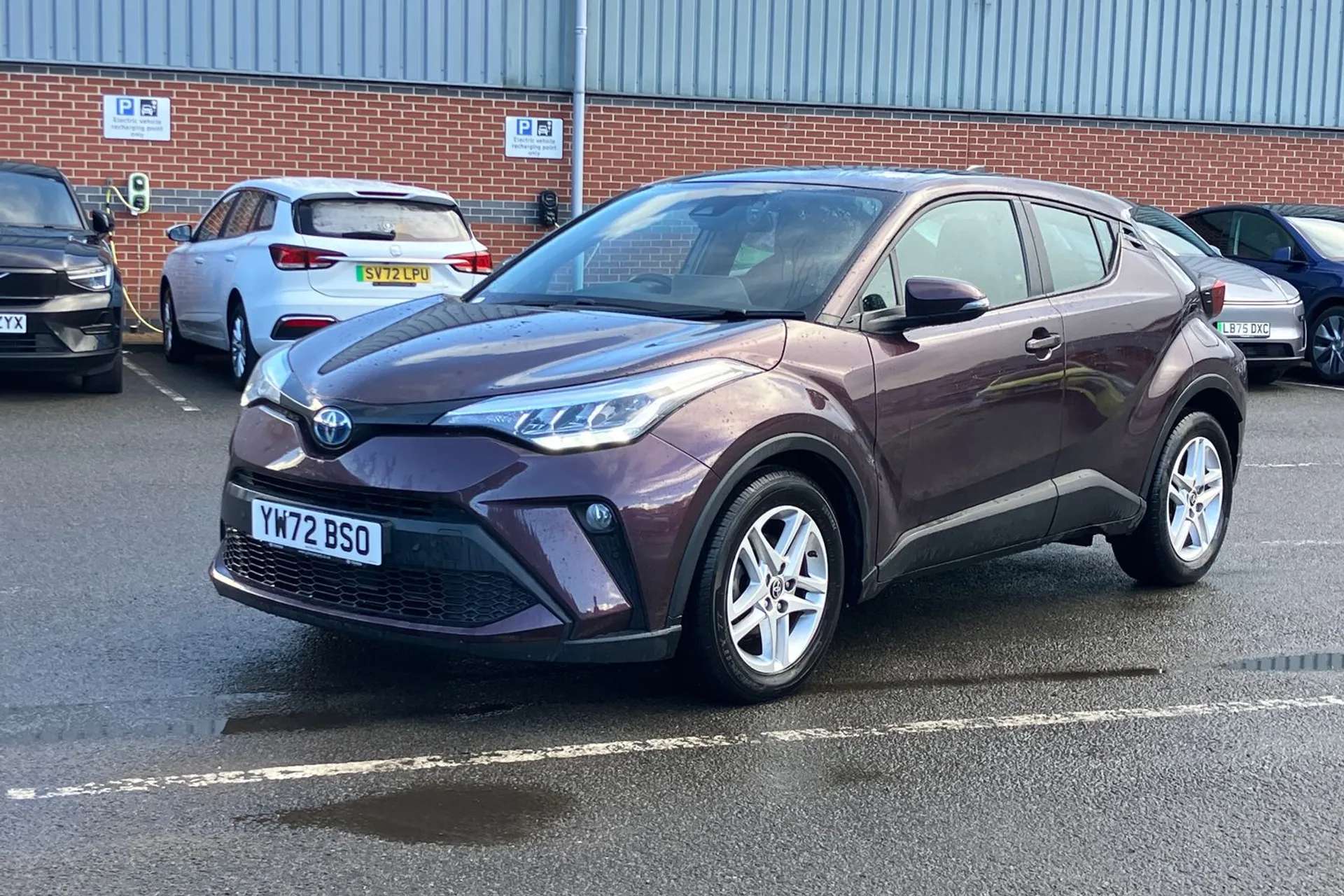 2023 TOYOTA C-HR 2023 TOYOTA C-HR