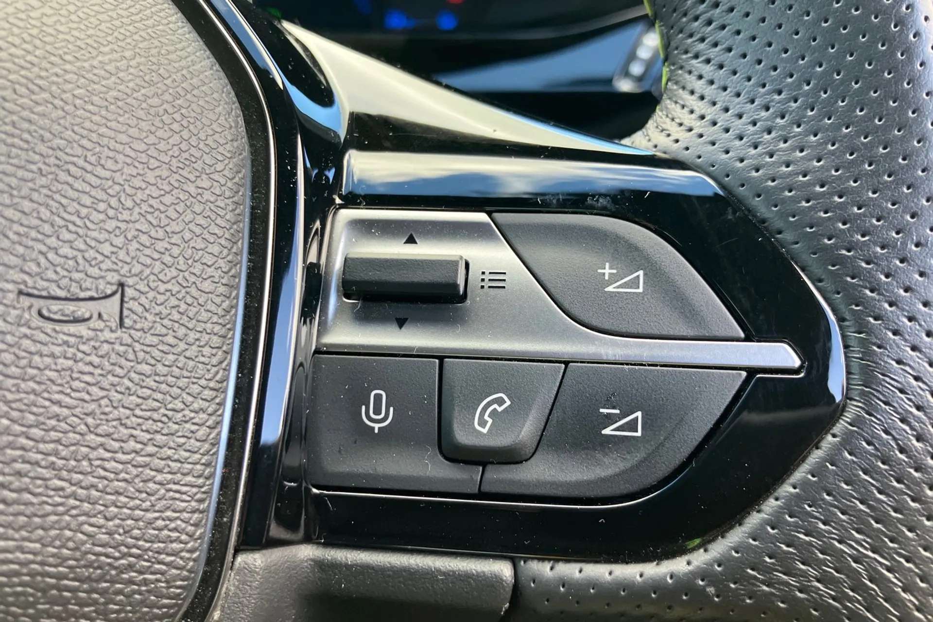 2024 PEUGEOT 308 2024 PEUGEOT 308