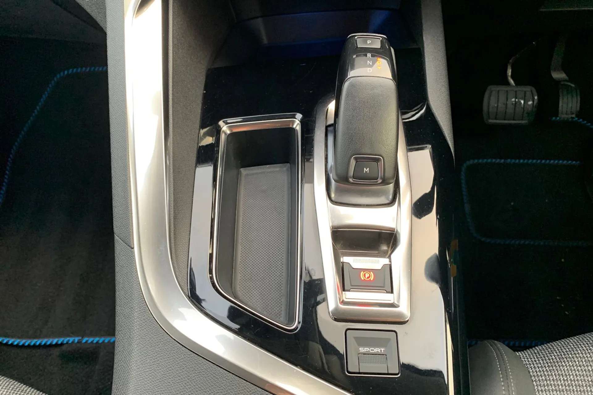 2020 PEUGEOT 3008 2020 PEUGEOT 3008