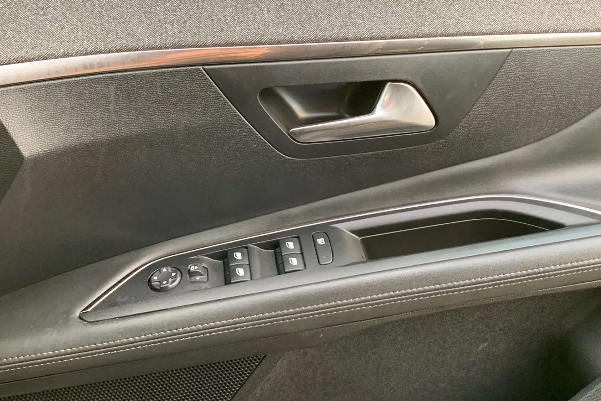 2020 PEUGEOT 3008 2020 PEUGEOT 3008