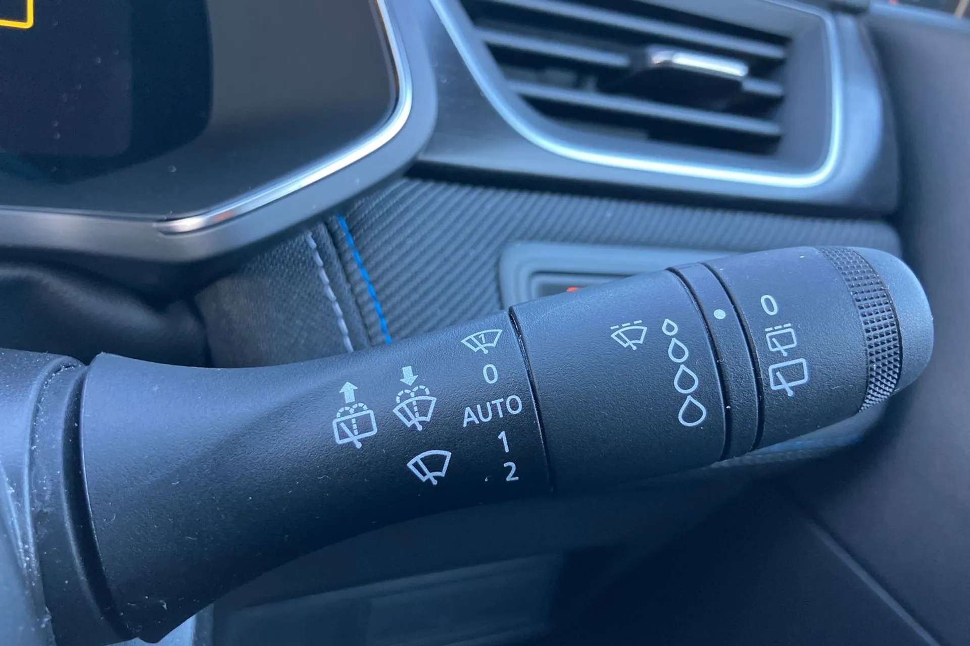 2025 RENAULT CAPTUR 2025 RENAULT CAPTUR