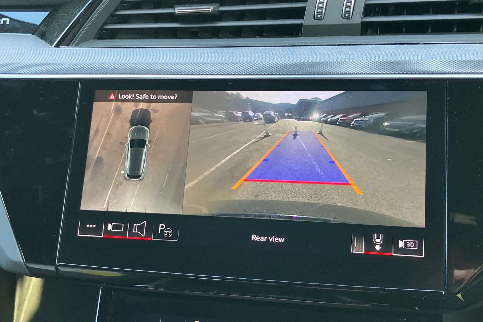 2023 AUDI Q8 2023 AUDI Q8