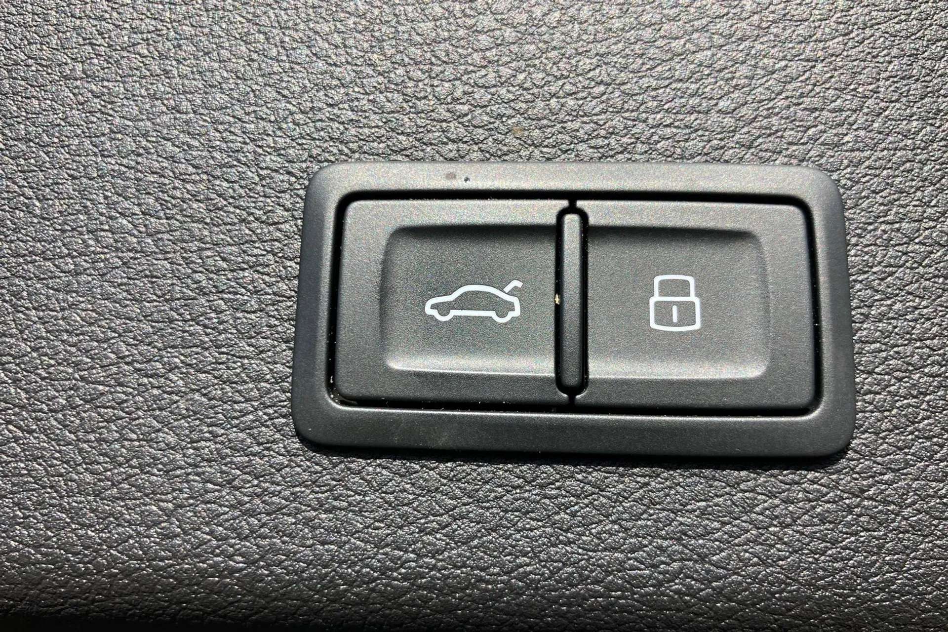 2023 AUDI Q8 2023 AUDI Q8