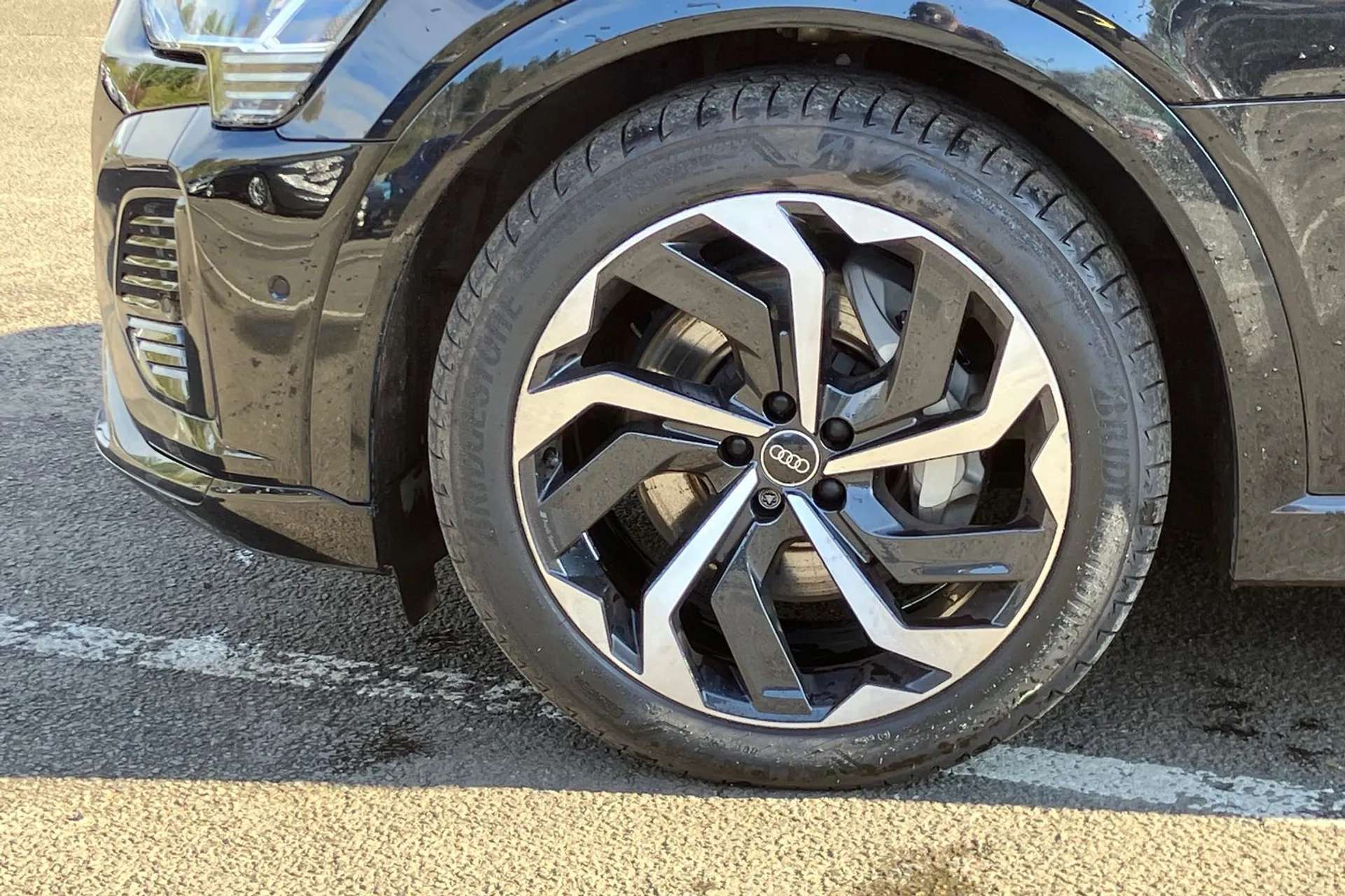 2023 AUDI Q8 2023 AUDI Q8