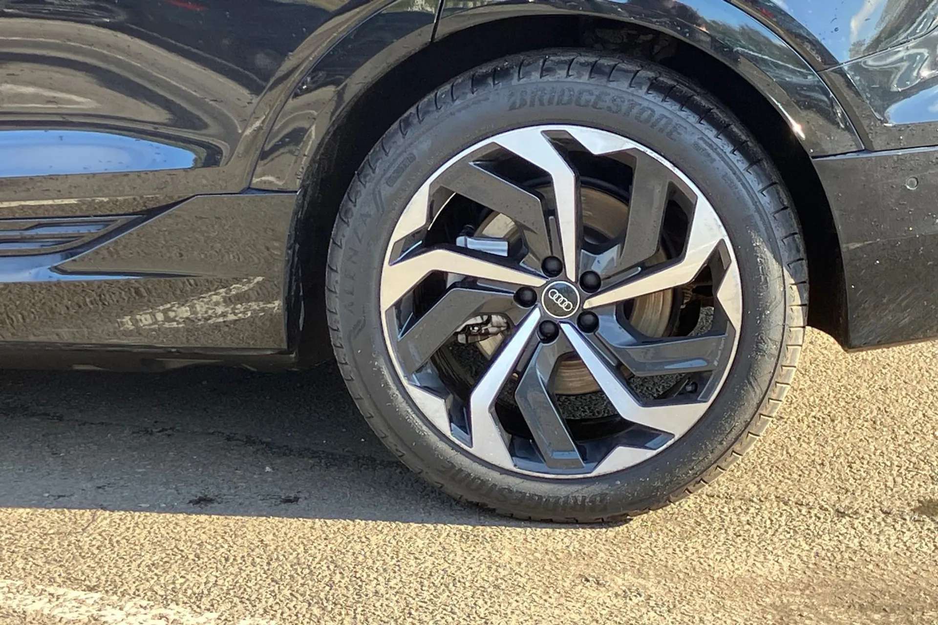 2023 AUDI Q8 2023 AUDI Q8