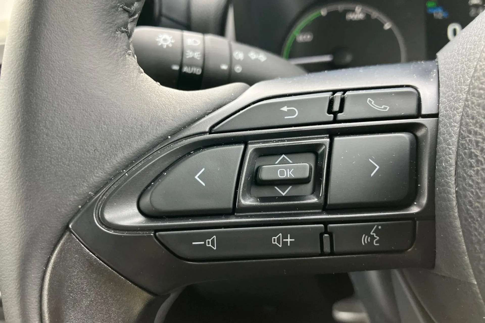 2026 MAZDA 2 HYBRID 2026 MAZDA 2 HYBRID
