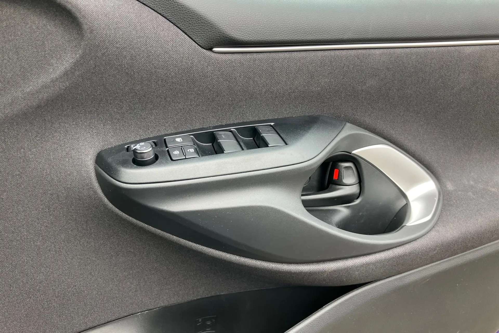 2026 MAZDA 2 HYBRID 2026 MAZDA 2 HYBRID