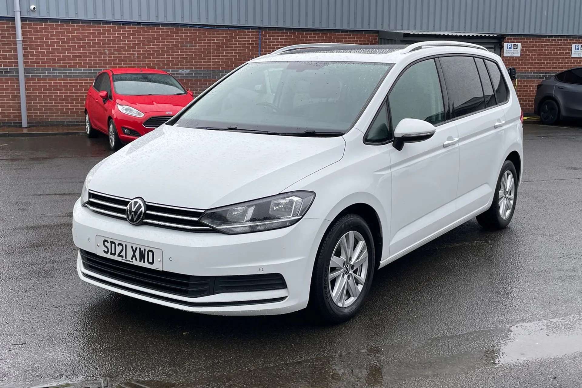 2021 VOLKSWAGEN TOURAN 2021 VOLKSWAGEN TOURAN
