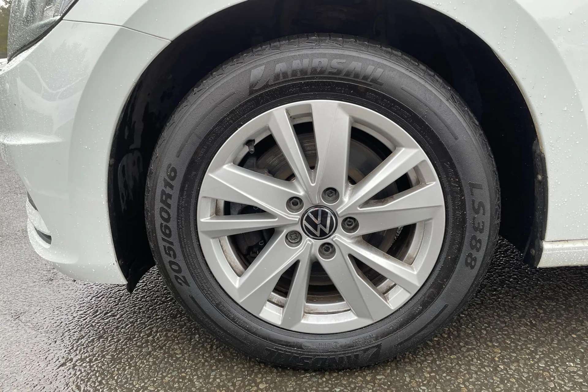 2021 VOLKSWAGEN TOURAN 2021 VOLKSWAGEN TOURAN