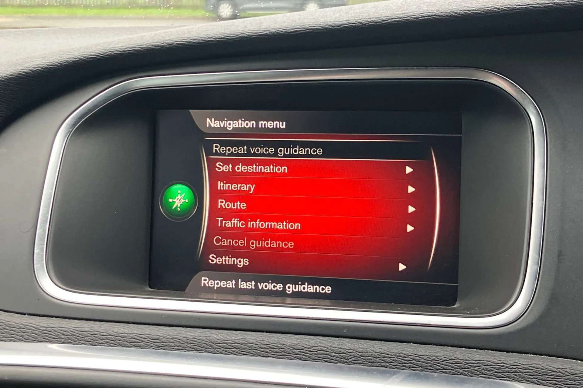 2017 VOLVO V40 2017 VOLVO V40