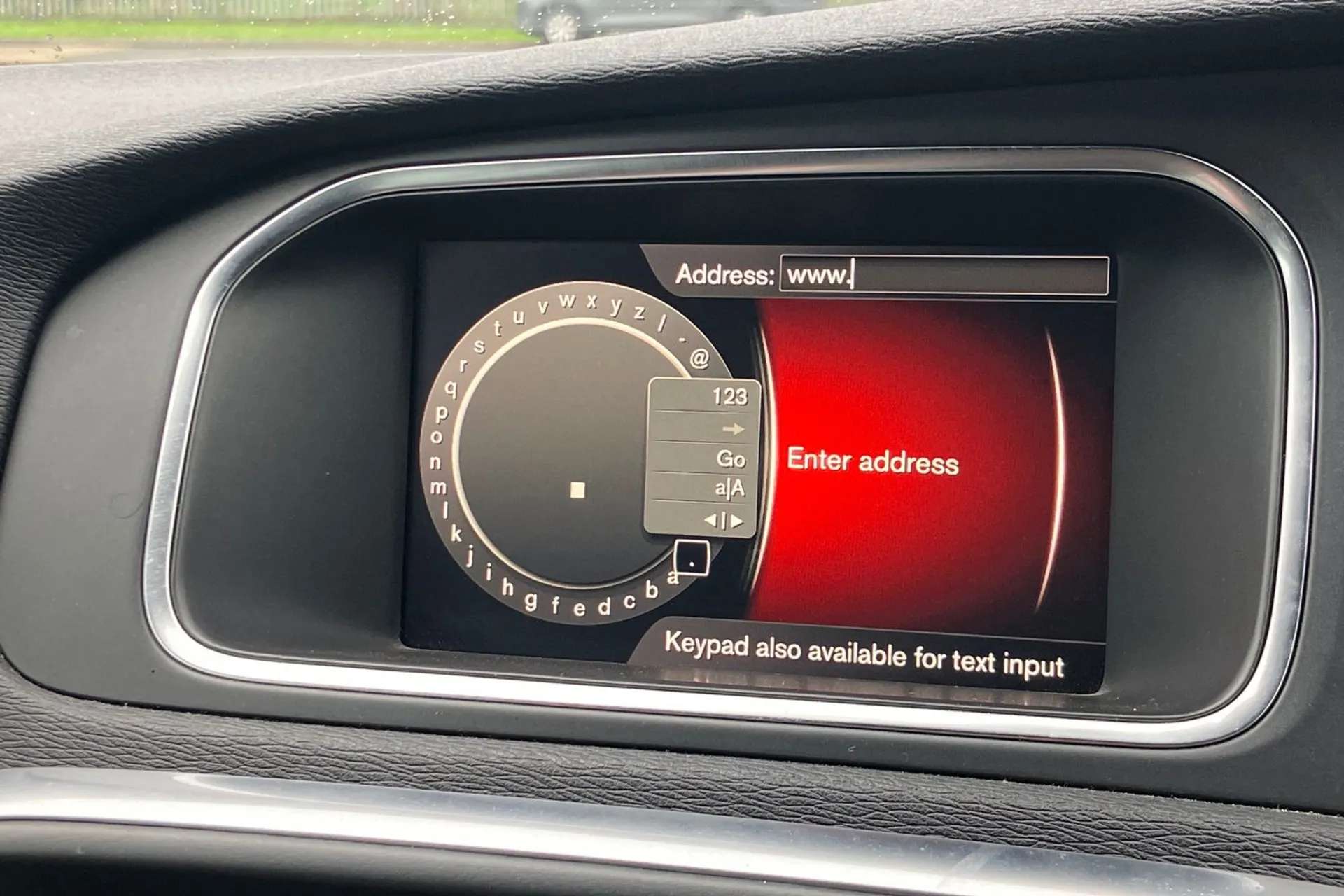 2017 VOLVO V40 2017 VOLVO V40
