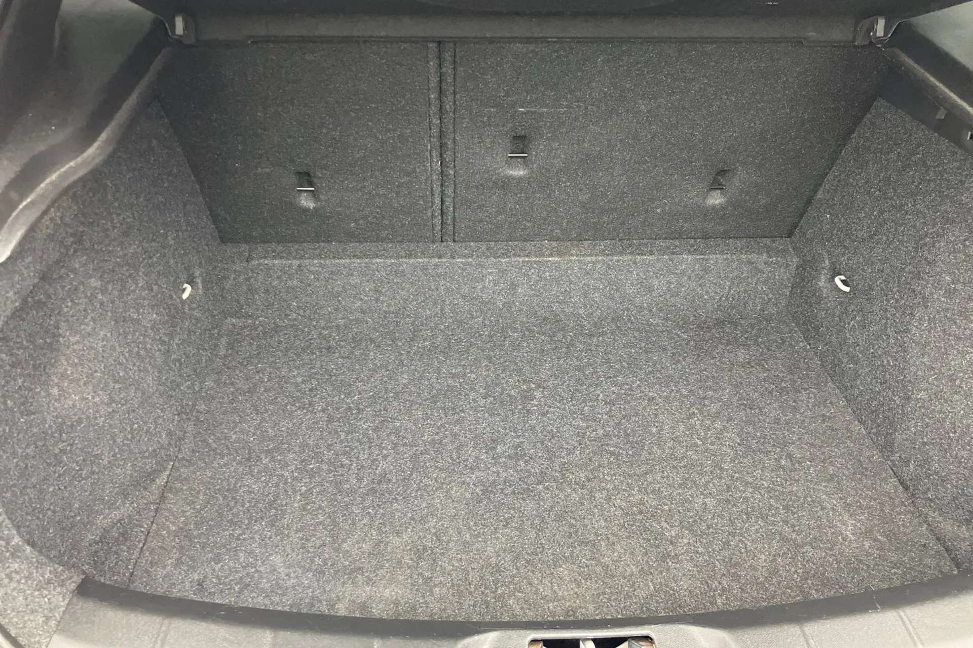 2017 VOLVO V40 2017 VOLVO V40