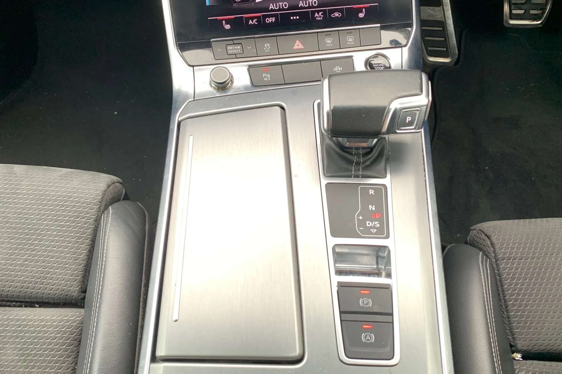 2021 AUDI A6 2021 AUDI A6