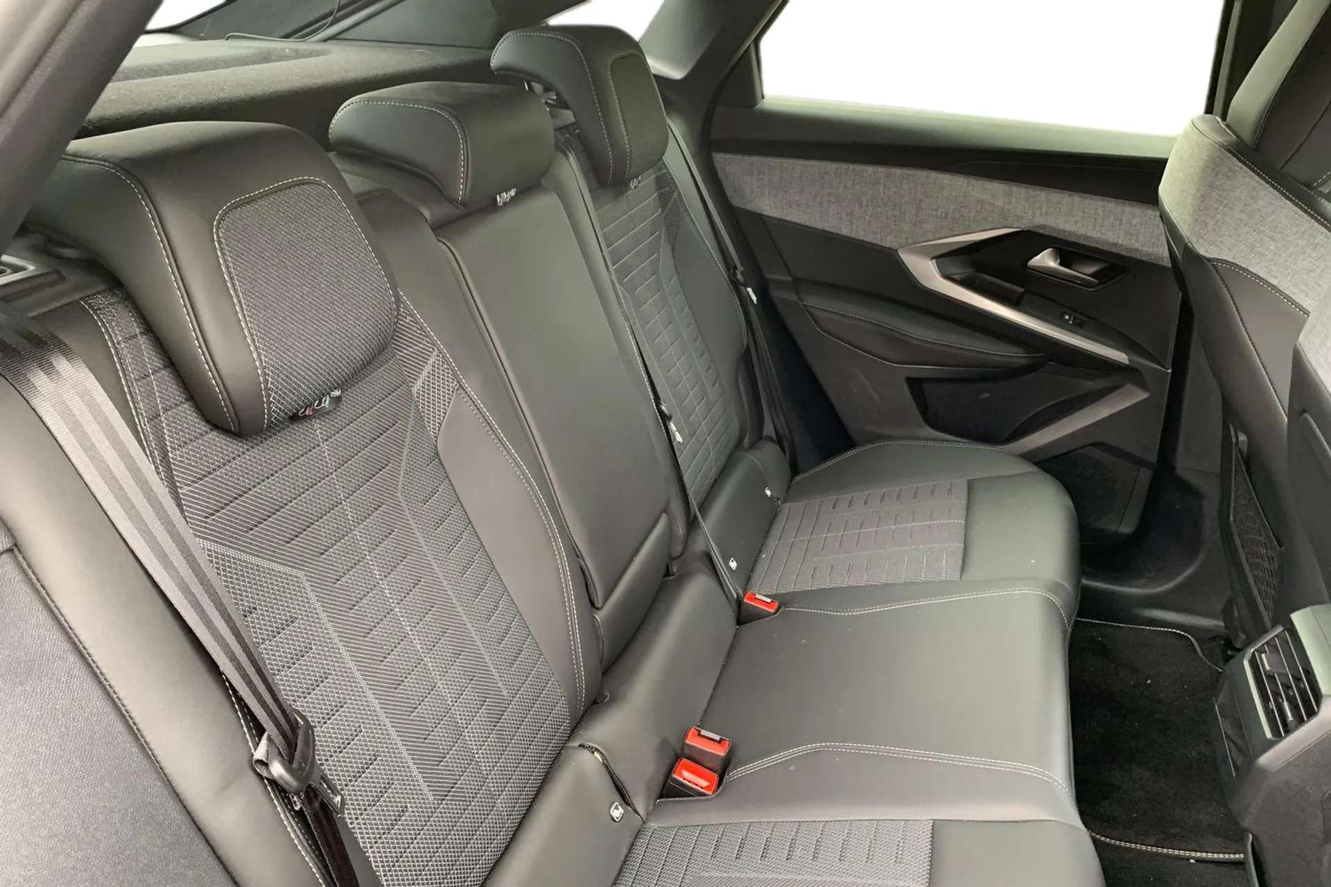 2025 PEUGEOT 3008 2025 PEUGEOT 3008
