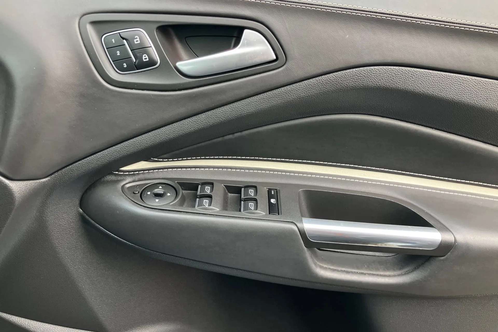 2019 FORD KUGA VIGNALE 2019 FORD KUGA VIGNALE